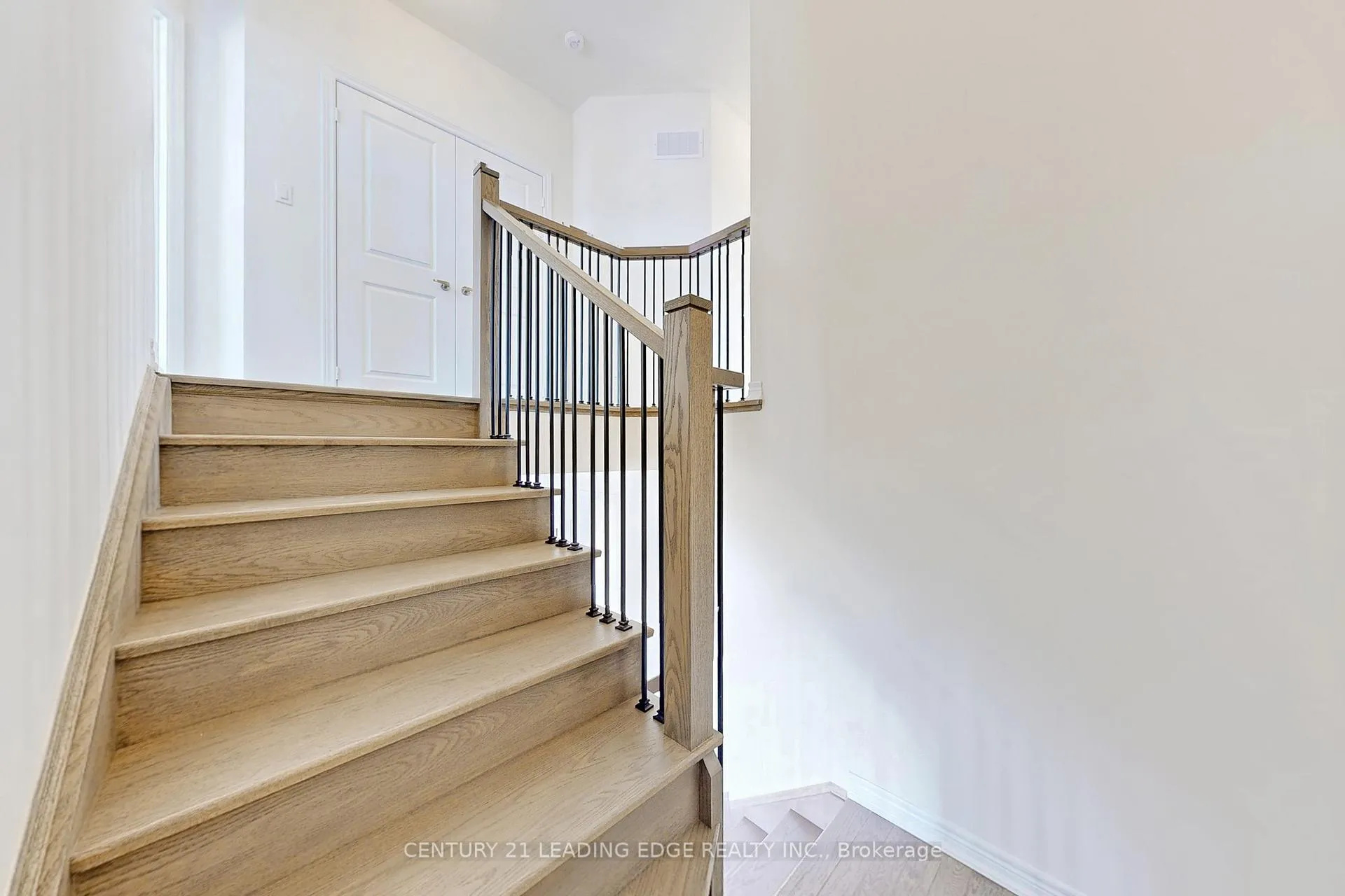 Photo 21 of 129 Vine Cliff Boulevard, Markham, Victoria Manor-Jennings Gate — HOMEH