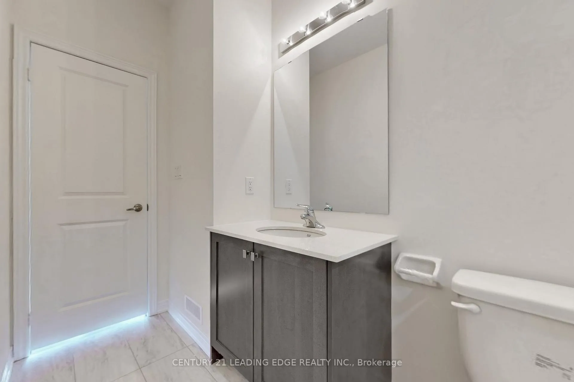 Photo 24 of 129 Vine Cliff Boulevard, Markham, Victoria Manor-Jennings Gate — HOMEH