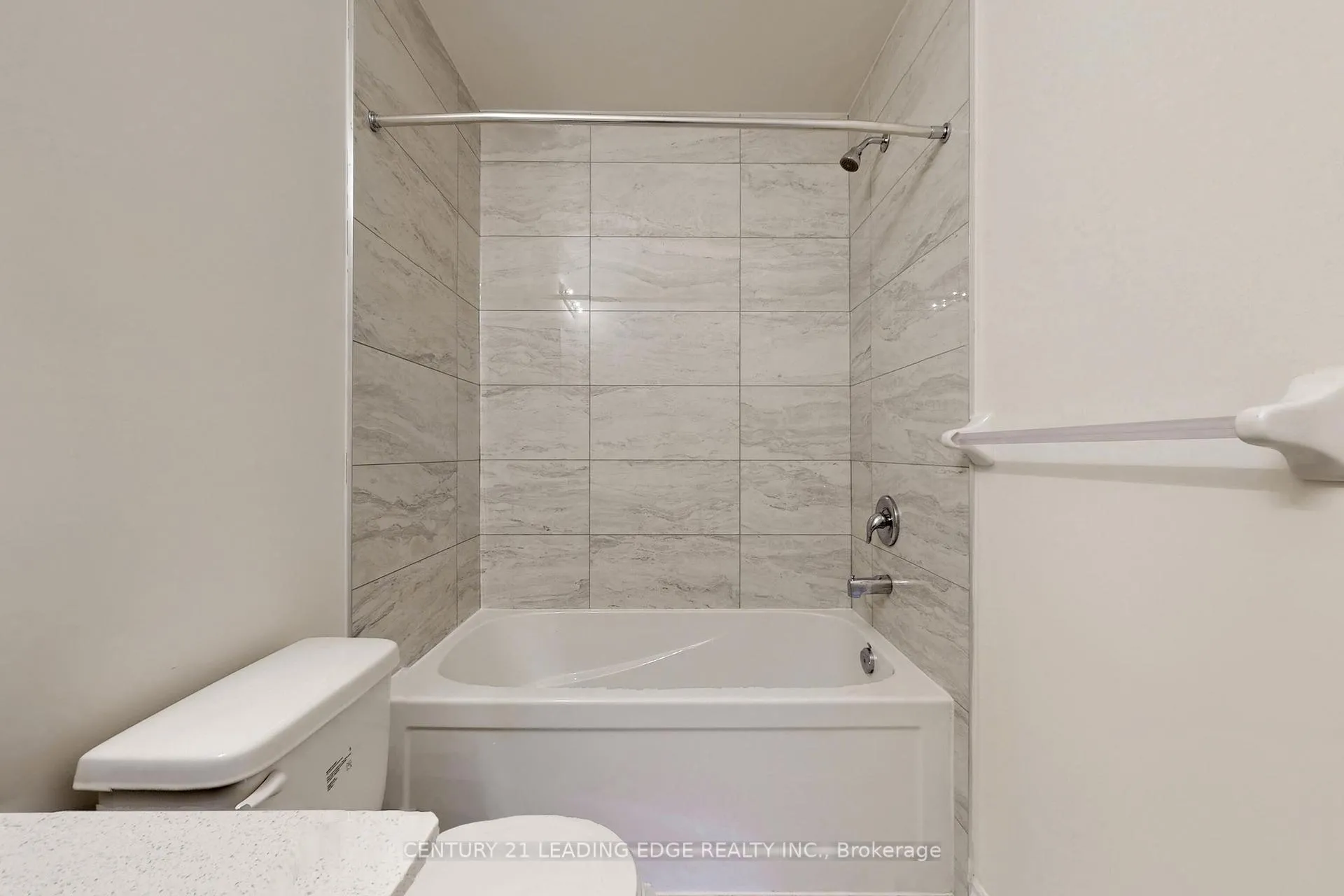 Photo 34 of 129 Vine Cliff Boulevard, Markham, Victoria Manor-Jennings Gate — HOMEH