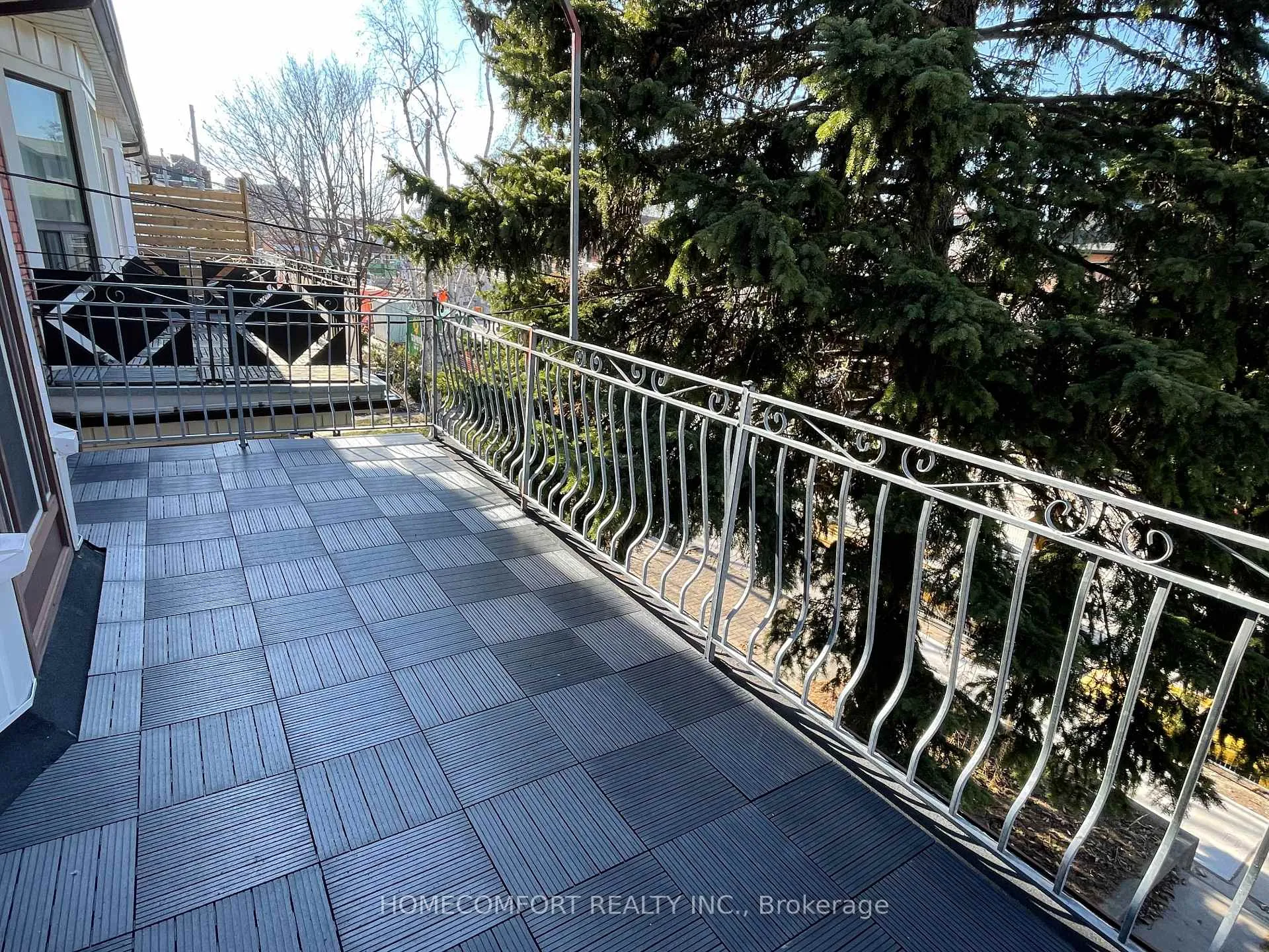 Photo 12 of Unit Upper, 33 Strathmore Boulevard, Toronto, Danforth — HOMEH