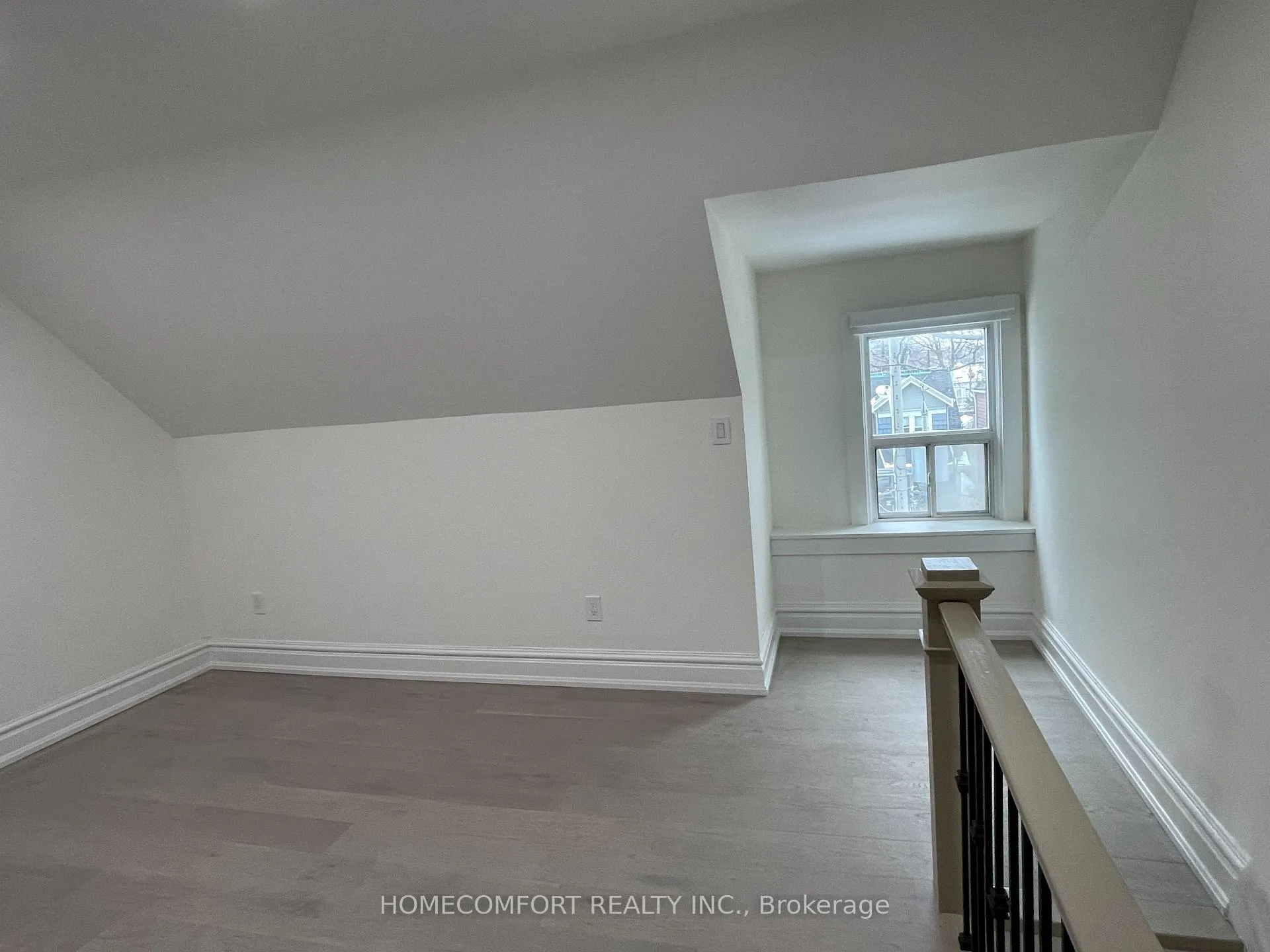 Photo 23 of Unit Upper, 33 Strathmore Boulevard, Toronto, Danforth — HOMEH