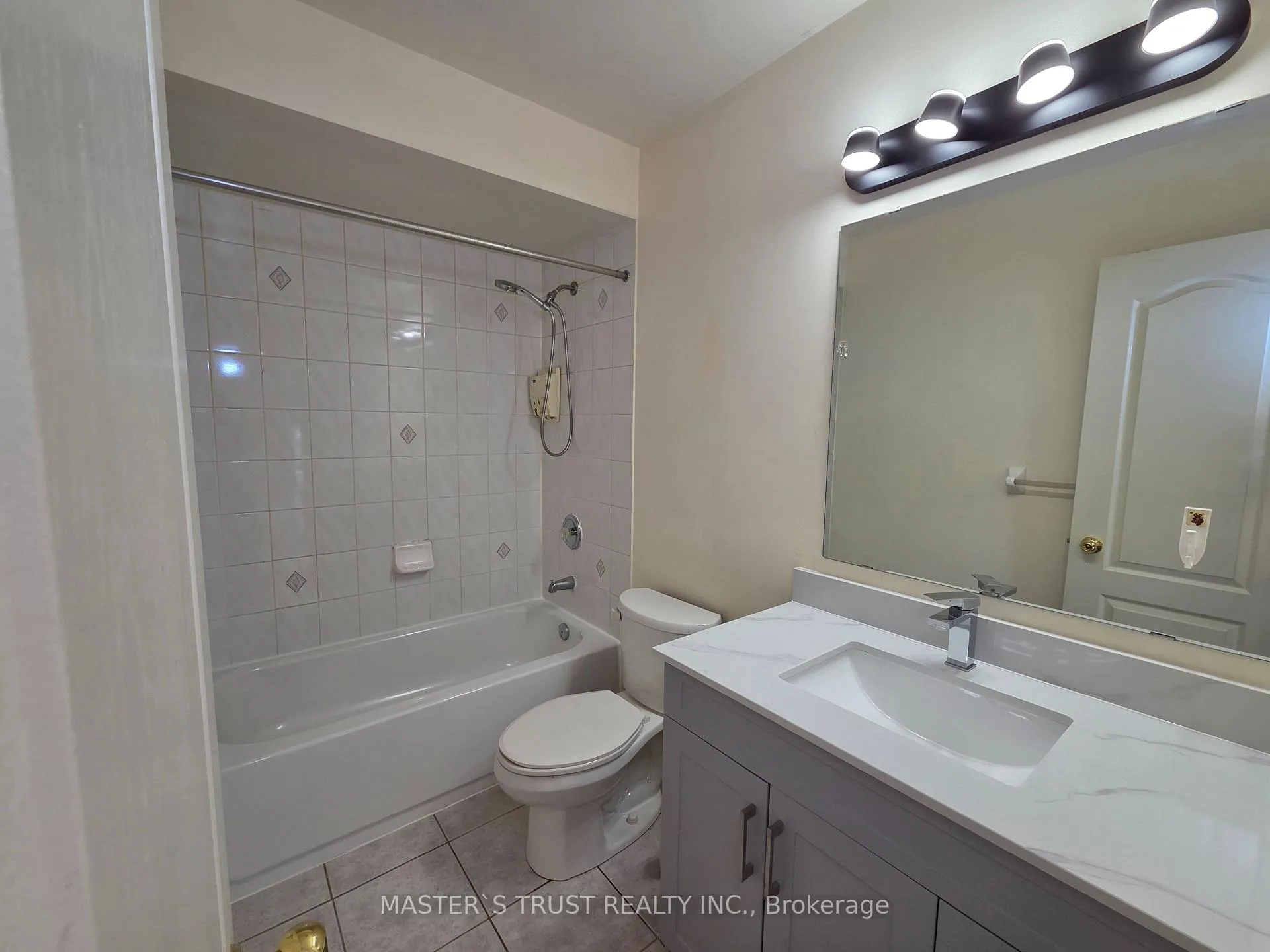 Photo 11 of 5 Nakina Way, Markham, Village Green-South Unionville — HOMEH