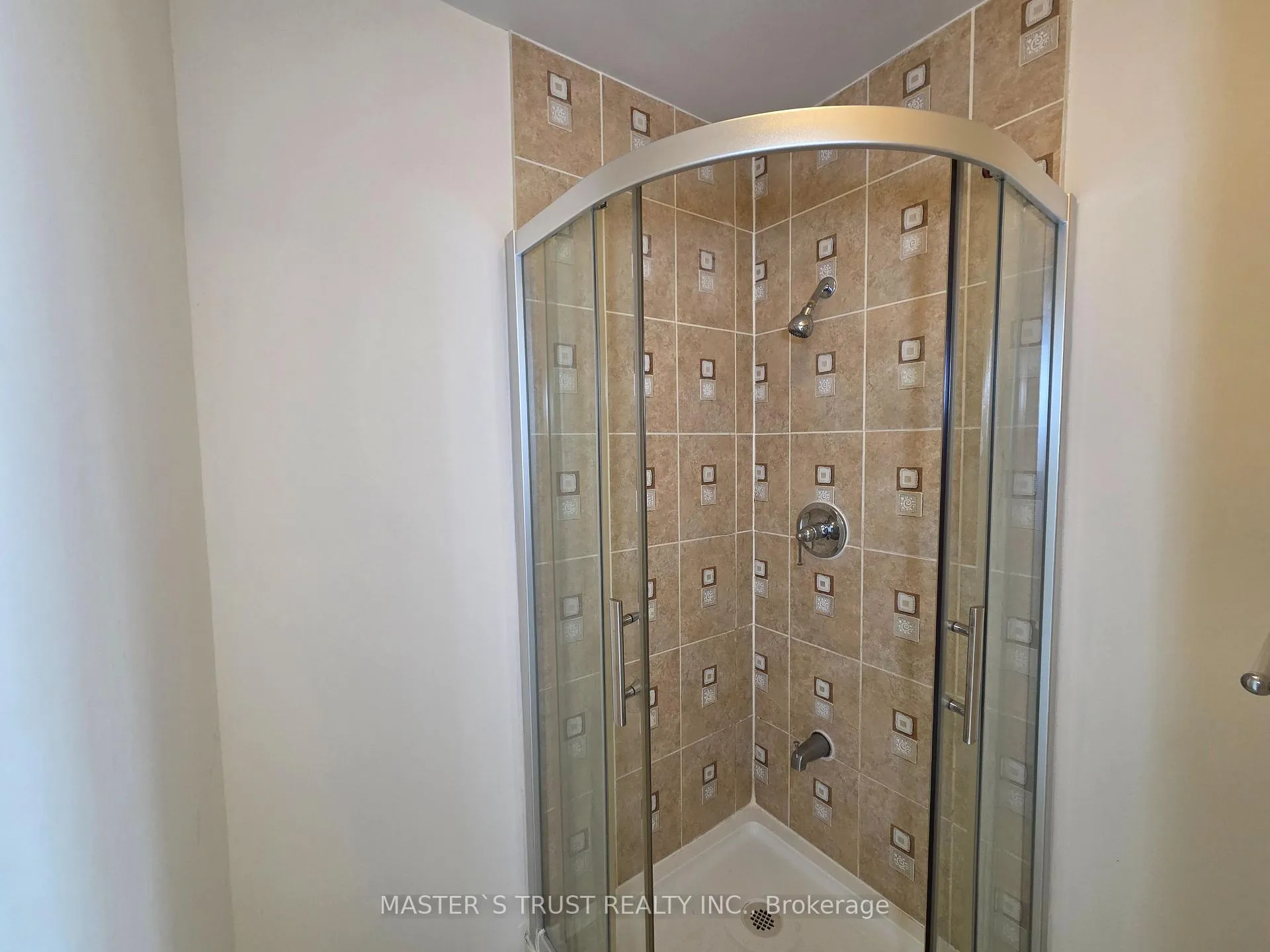 Photo 15 of 5 Nakina Way, Markham, Village Green-South Unionville — HOMEH