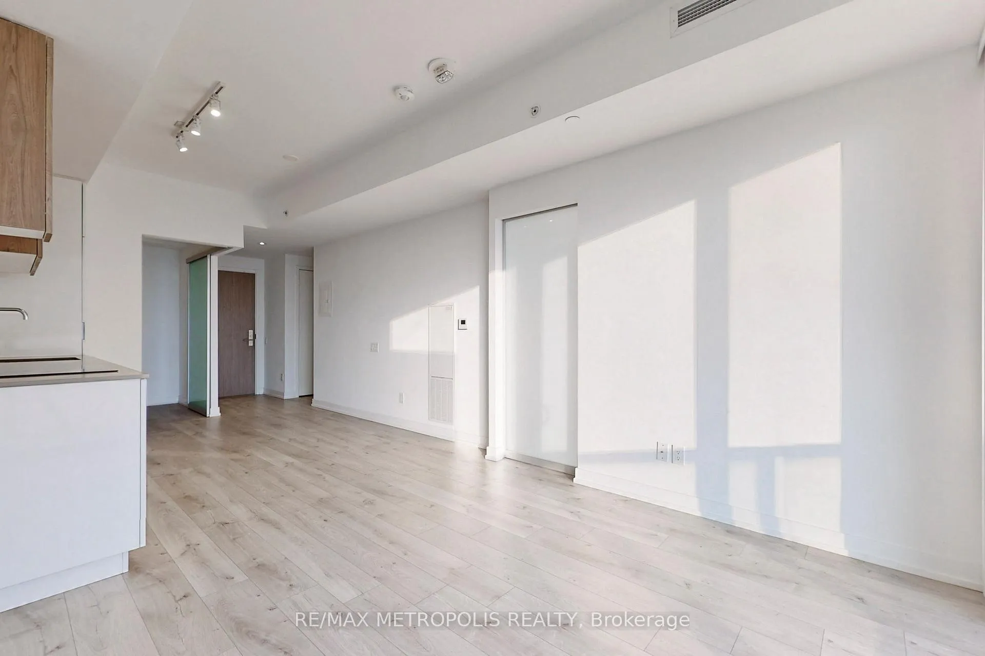 Photo 8 of Unit 3710, 161 Roehampton Avenue, Toronto, Mount Pleasant West — HOMEH