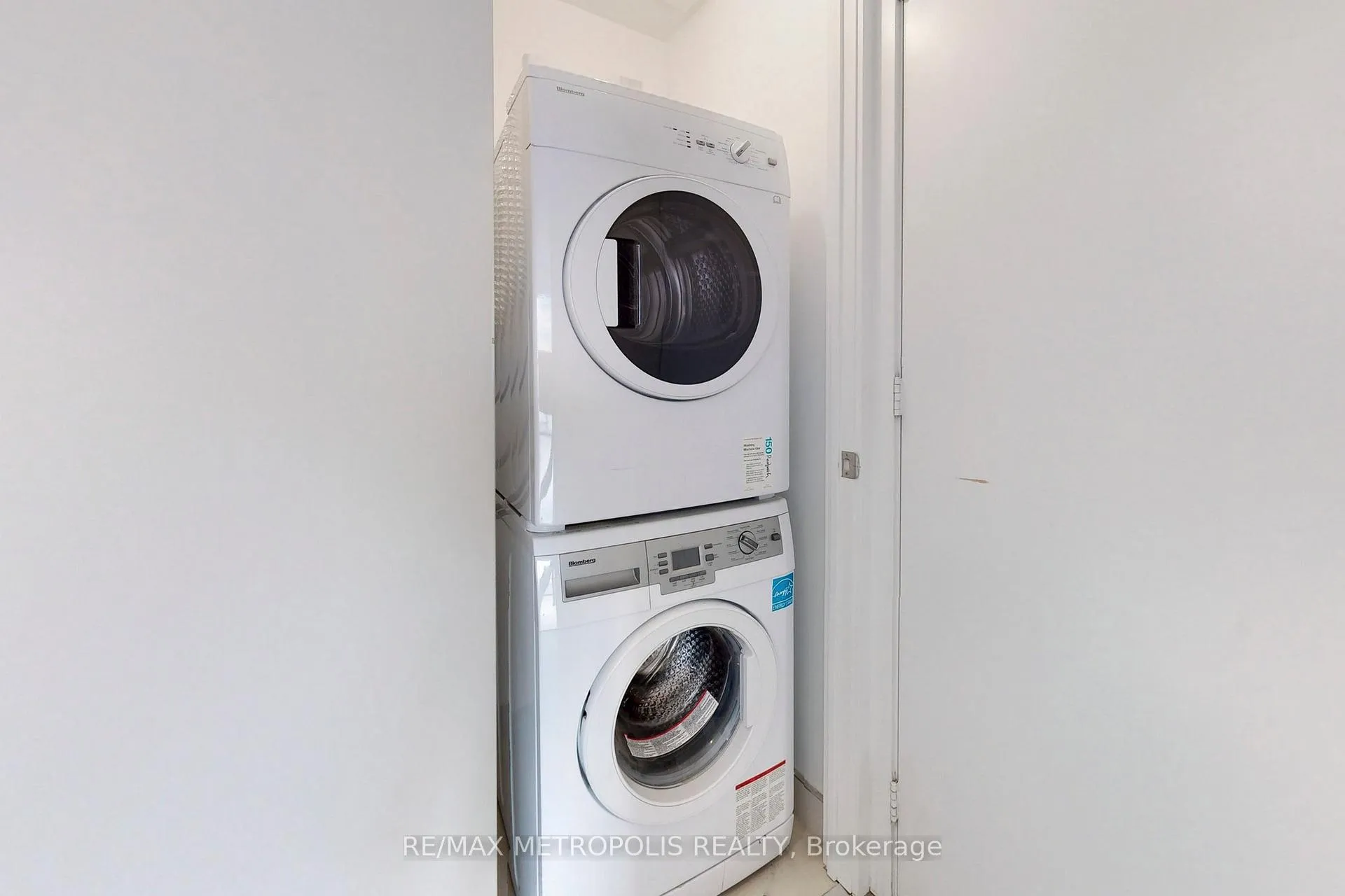 Photo 21 of Unit 3710, 161 Roehampton Avenue, Toronto, Mount Pleasant West — HOMEH