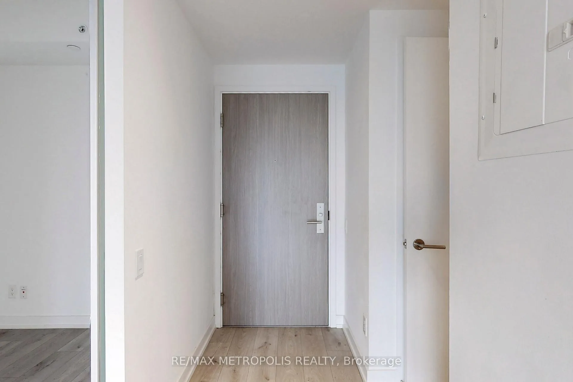 Photo 22 of Unit 3710, 161 Roehampton Avenue, Toronto, Mount Pleasant West — HOMEH