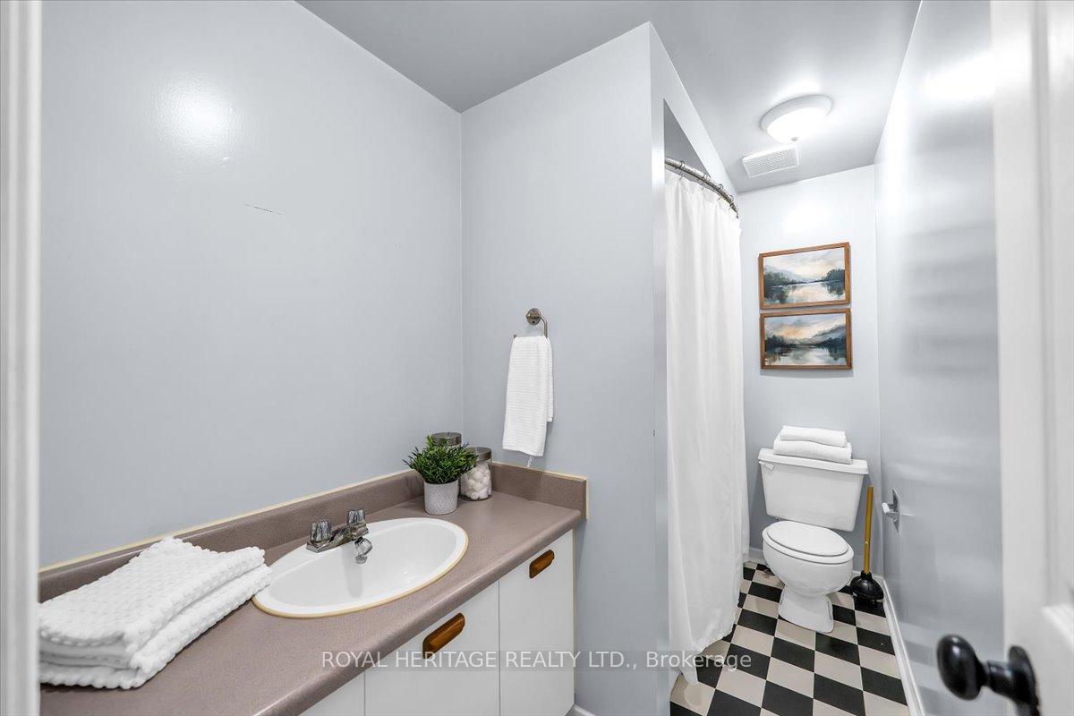 Photo 24 of 47 Yorkville Drive, Clarington, Courtice — HOMEH