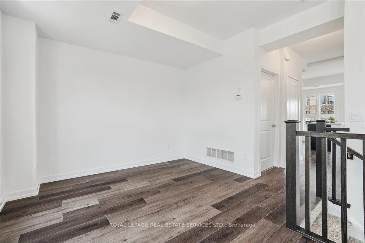 Photo 5 of 271 Burke Street, Hamilton, Waterdown — HOMEH