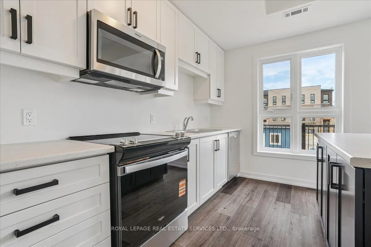 Photo 7 of 271 Burke Street, Hamilton, Waterdown — HOMEH