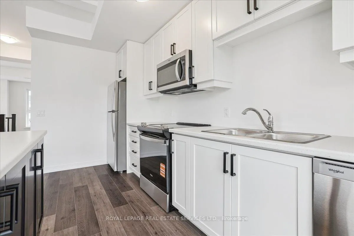 Photo 8 of 271 Burke Street, Hamilton, Waterdown — HOMEH