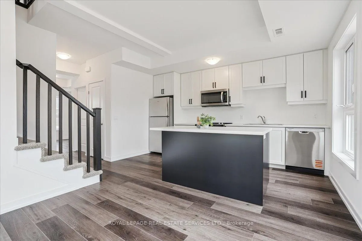 Photo 10 of 271 Burke Street, Hamilton, Waterdown — HOMEH