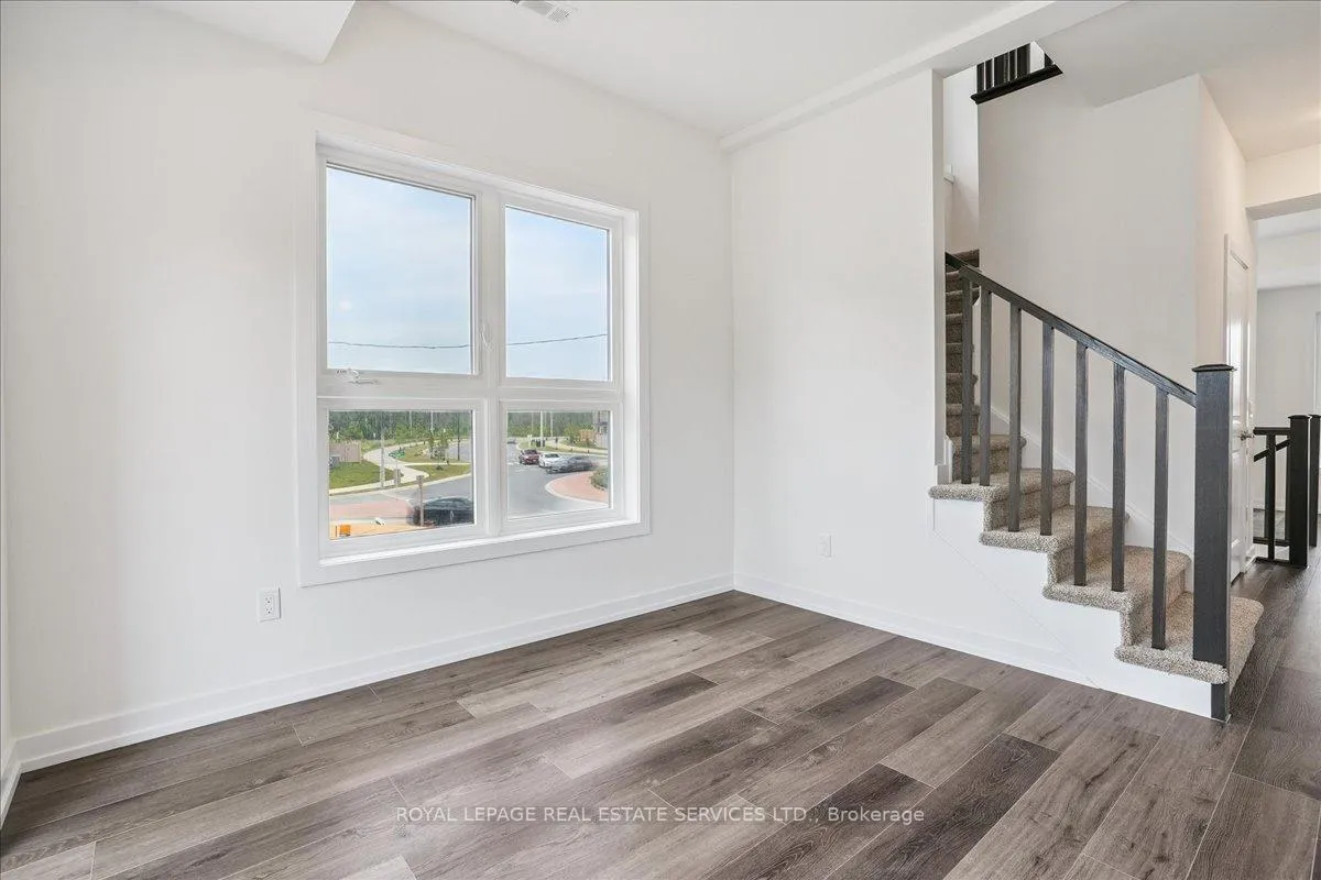 Photo 11 of 271 Burke Street, Hamilton, Waterdown — HOMEH