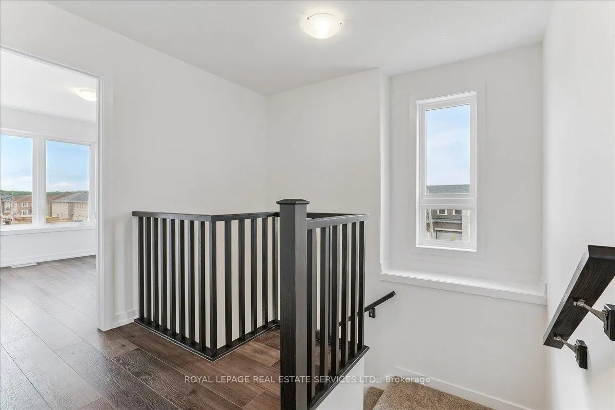 Photo 17 of 271 Burke Street, Hamilton, Waterdown — HOMEH