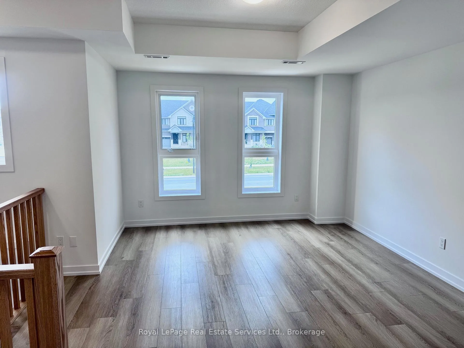 Photo 4 of 231 Burke Street, Hamilton, Waterdown — HOMEH
