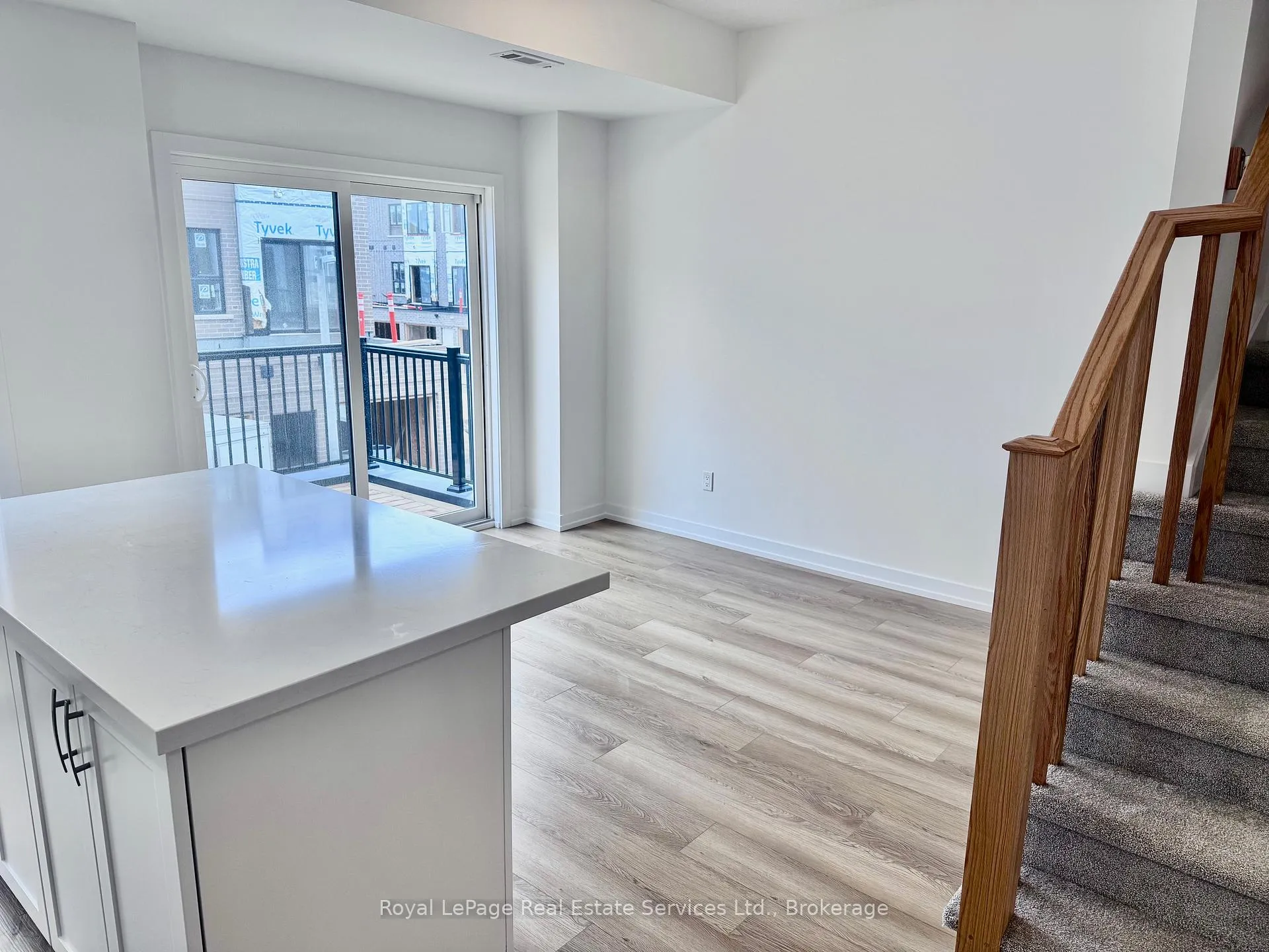 Photo 6 of 231 Burke Street, Hamilton, Waterdown — HOMEH