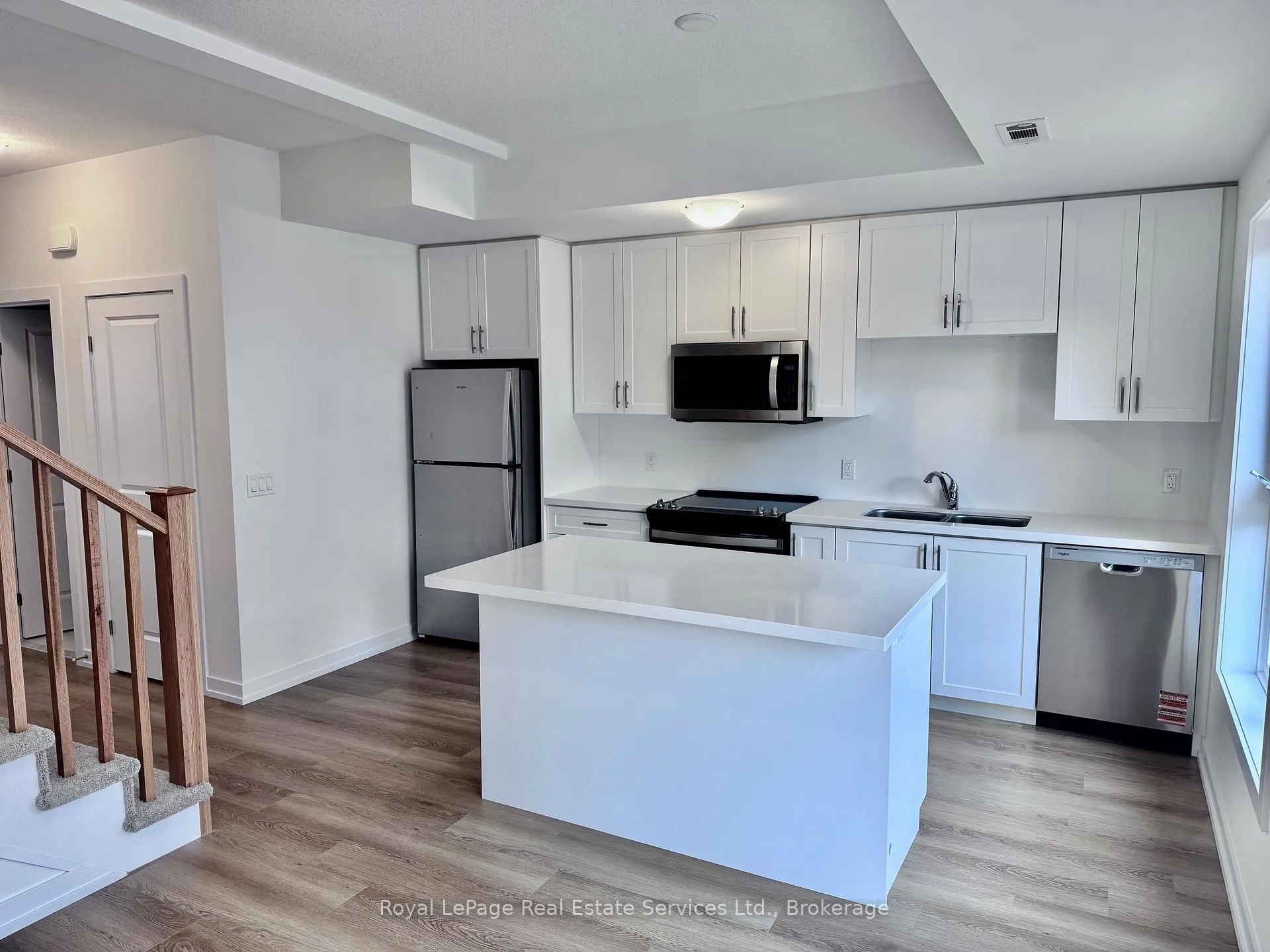 Photo 7 of 231 Burke Street, Hamilton, Waterdown — HOMEH