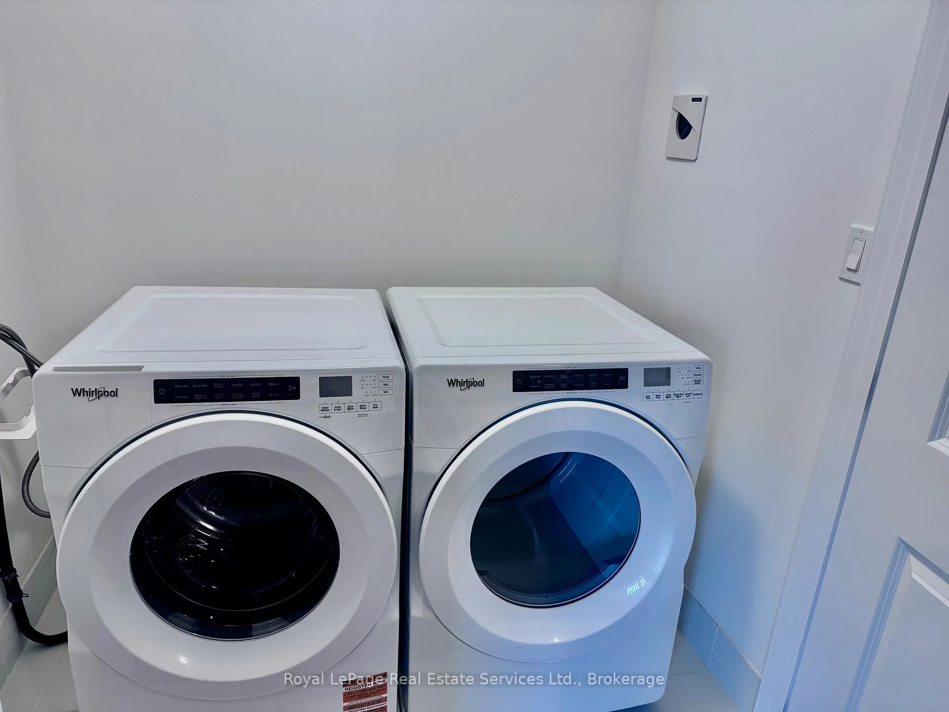 Photo 13 of 231 Burke Street, Hamilton, Waterdown — HOMEH