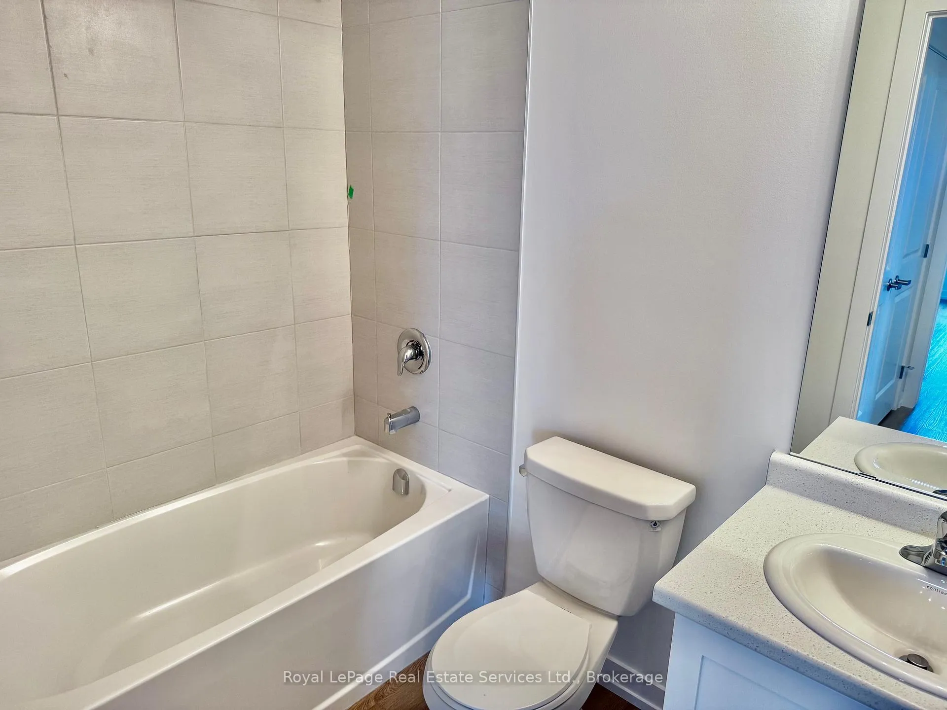 Photo 14 of 231 Burke Street, Hamilton, Waterdown — HOMEH