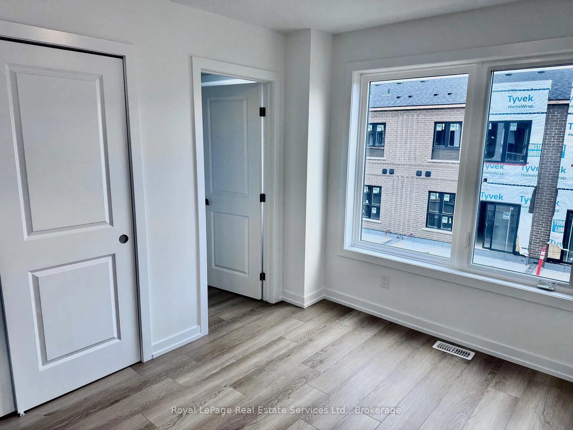 Photo 18 of 231 Burke Street, Hamilton, Waterdown — HOMEH