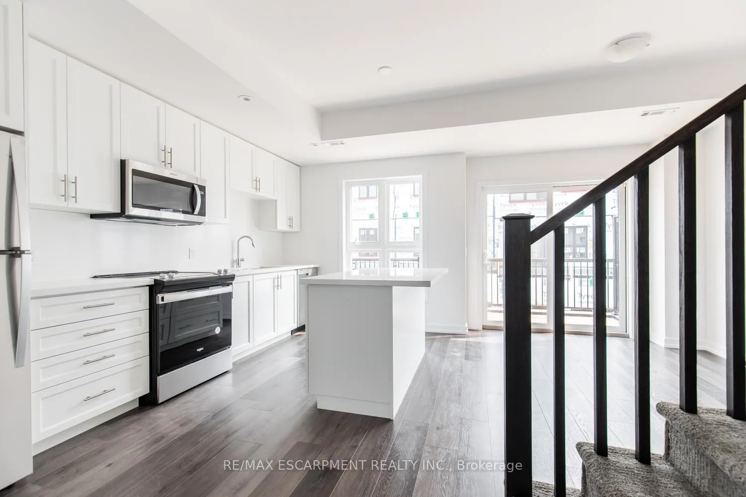 Photo 8 of 259 Burke Street, Hamilton, Waterdown — HOMEH