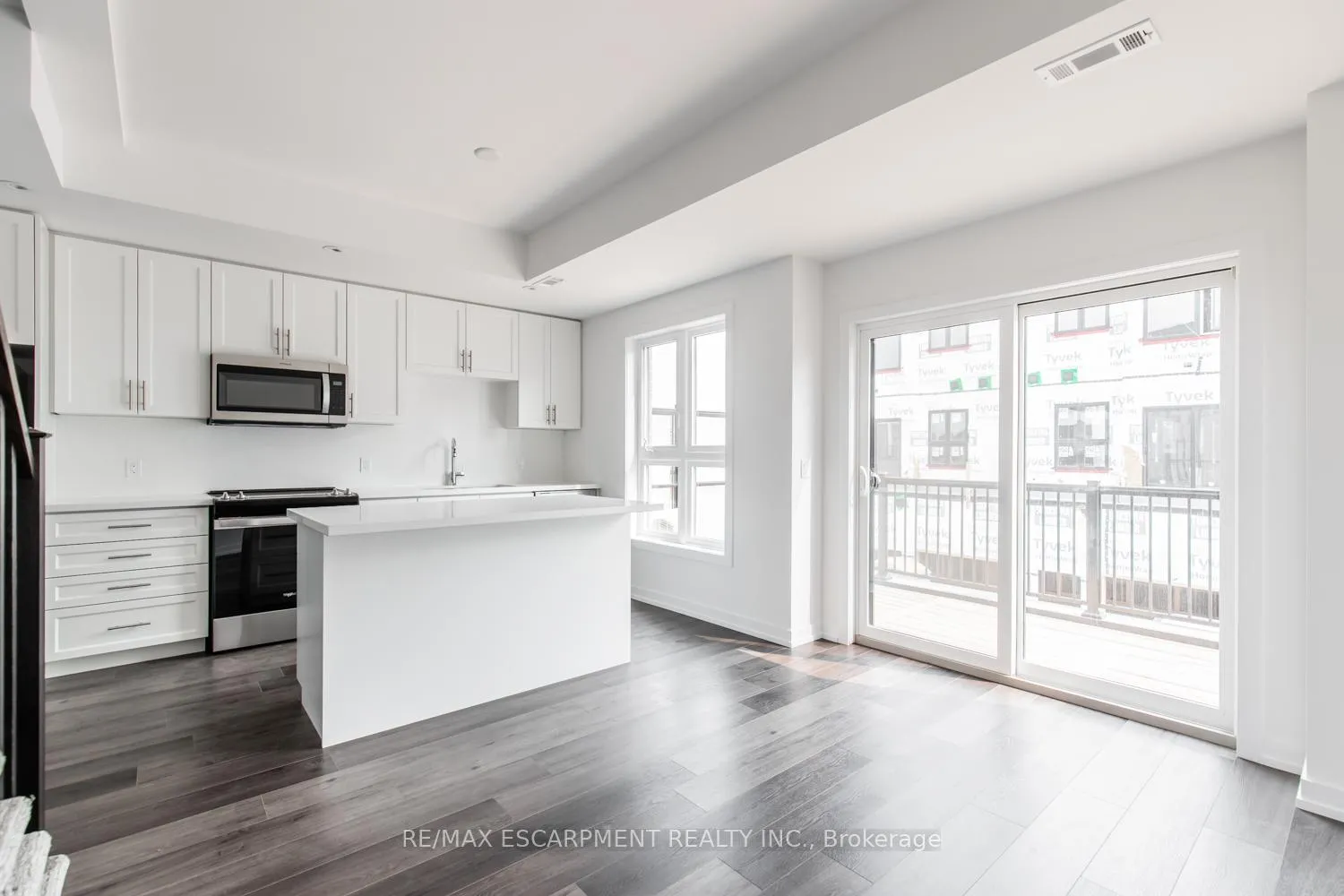 Photo 16 of 259 Burke Street, Hamilton, Waterdown — HOMEH