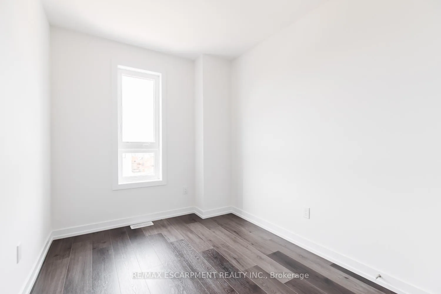Photo 34 of 259 Burke Street, Hamilton, Waterdown — HOMEH
