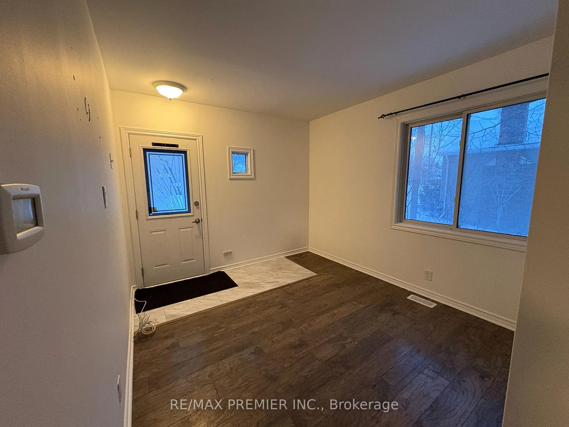 Photo 2 of 55 Henry Street, Barrie, 400 East — HOMEH