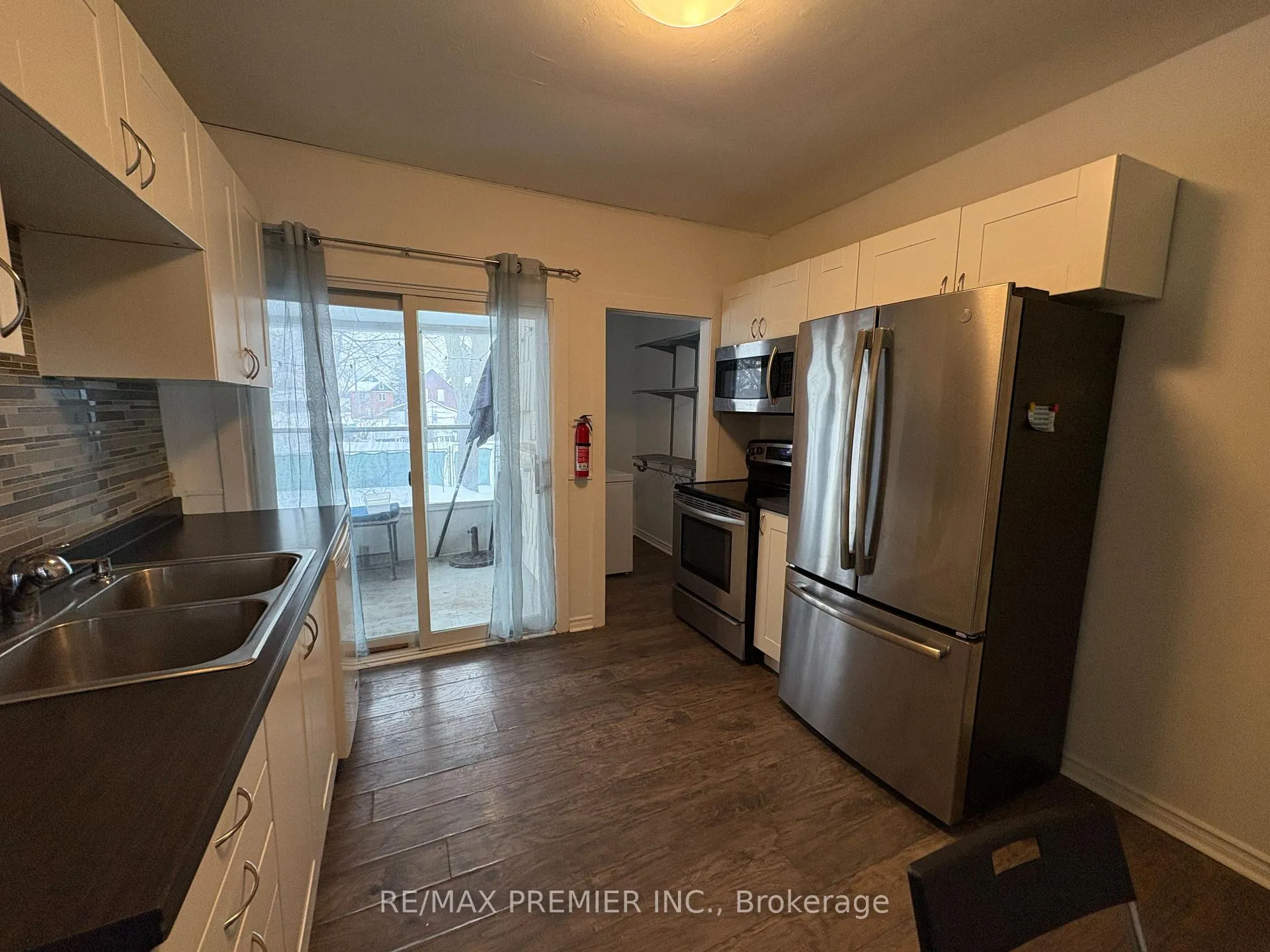 Photo 5 of 55 Henry Street, Barrie, 400 East — HOMEH