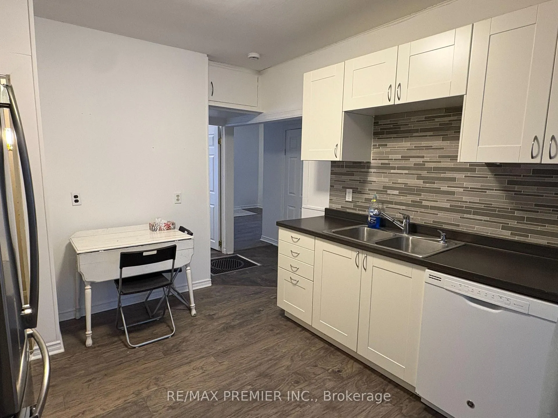 Photo 6 of 55 Henry Street, Barrie, 400 East — HOMEH