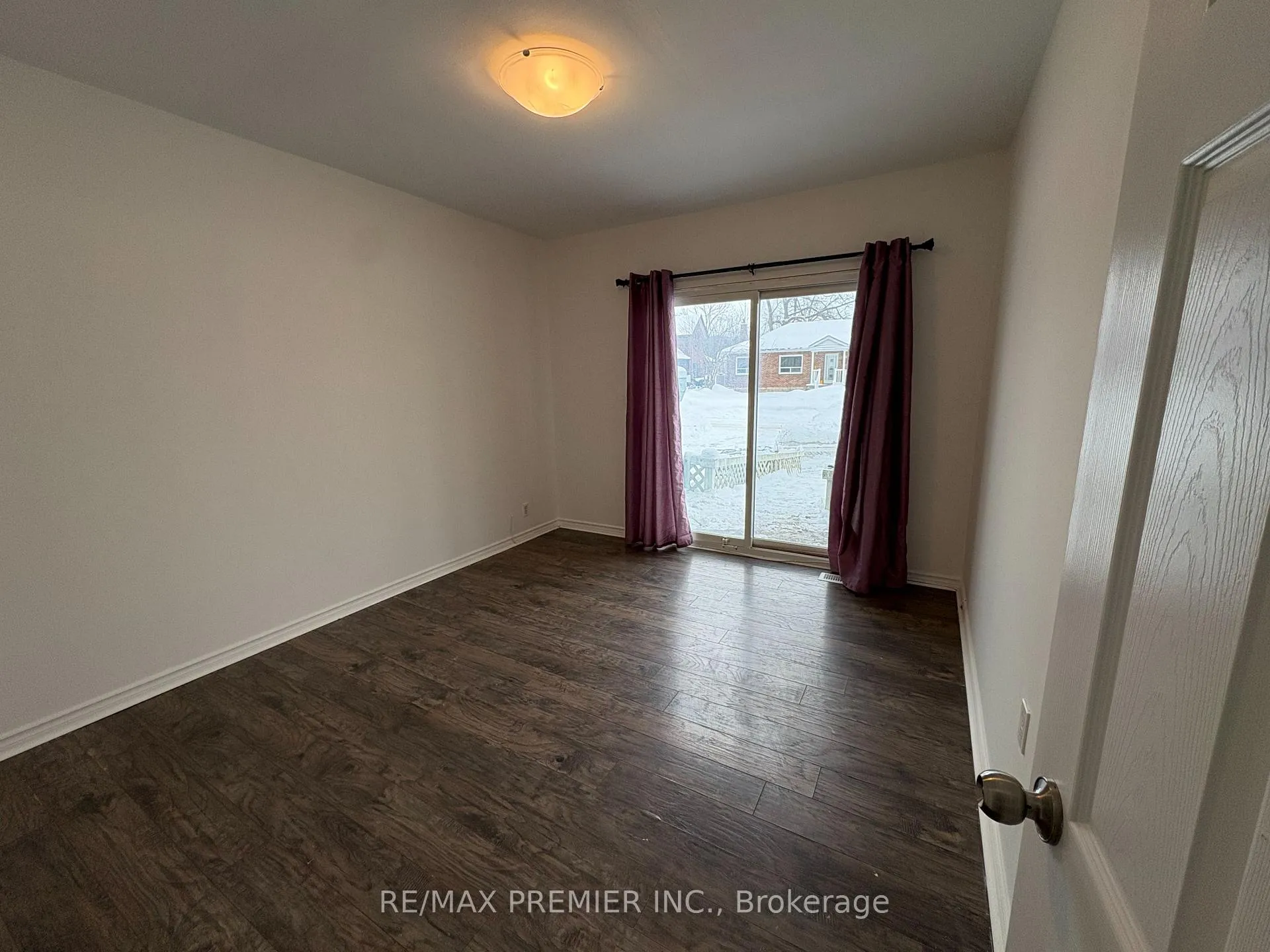 Photo 7 of 55 Henry Street, Barrie, 400 East — HOMEH