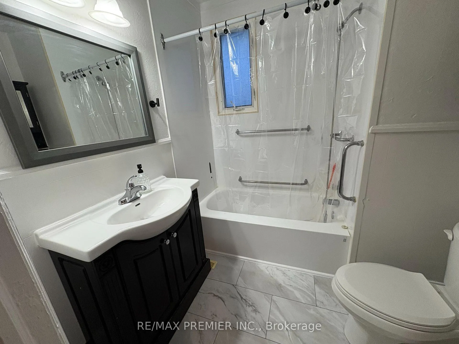 Photo 8 of 55 Henry Street, Barrie, 400 East — HOMEH