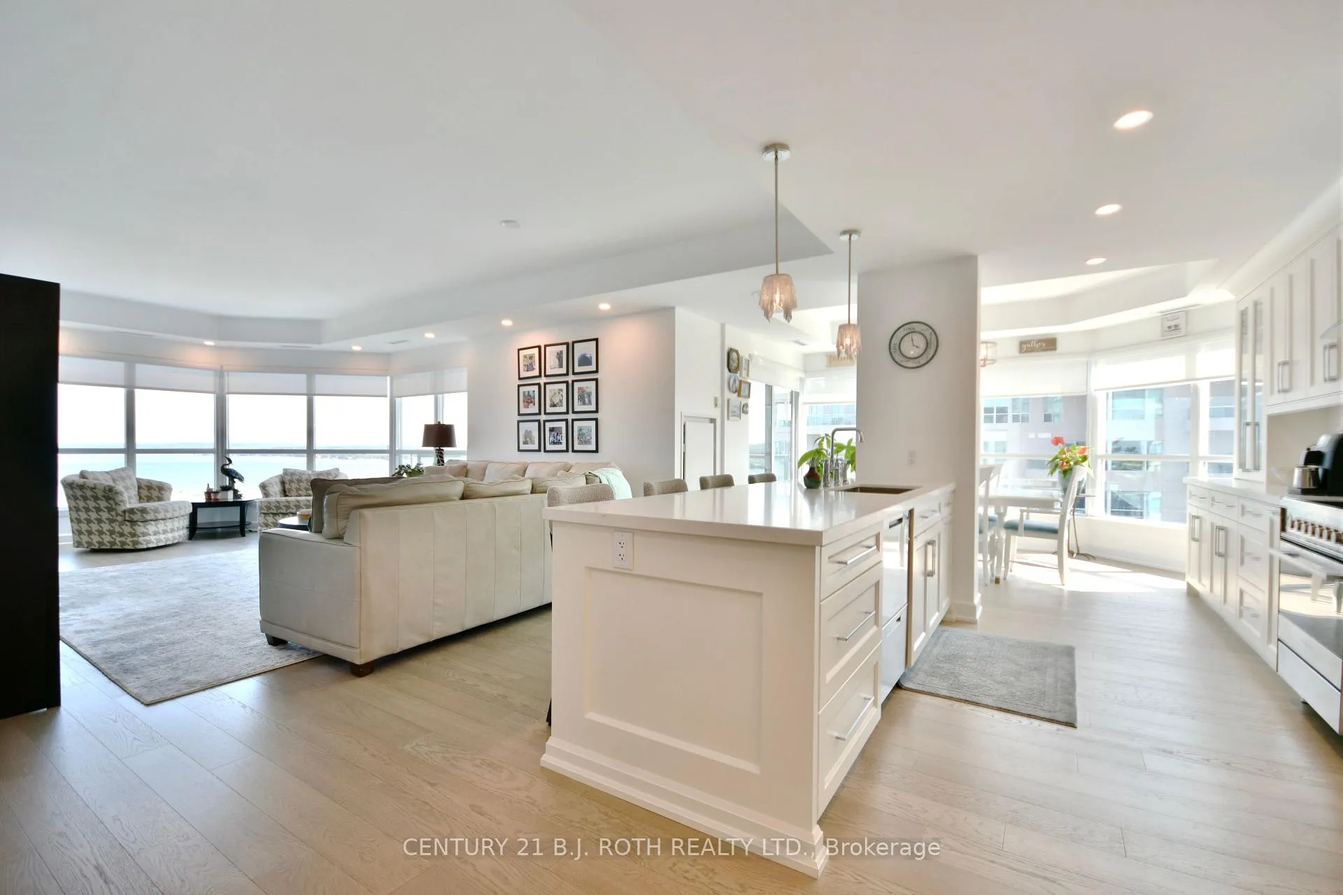 Photo 2 of Unit 1503, 6 Toronto Street, Barrie, Lakeshore — HOMEH