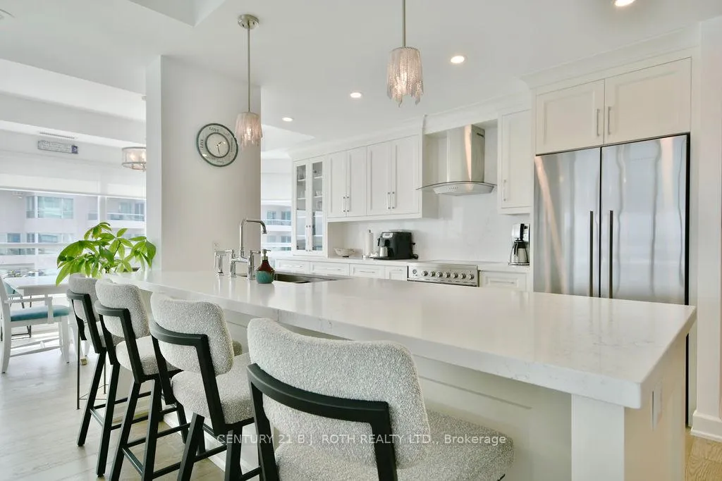 Photo 4 of Unit 1503, 6 Toronto Street, Barrie, Lakeshore — HOMEH