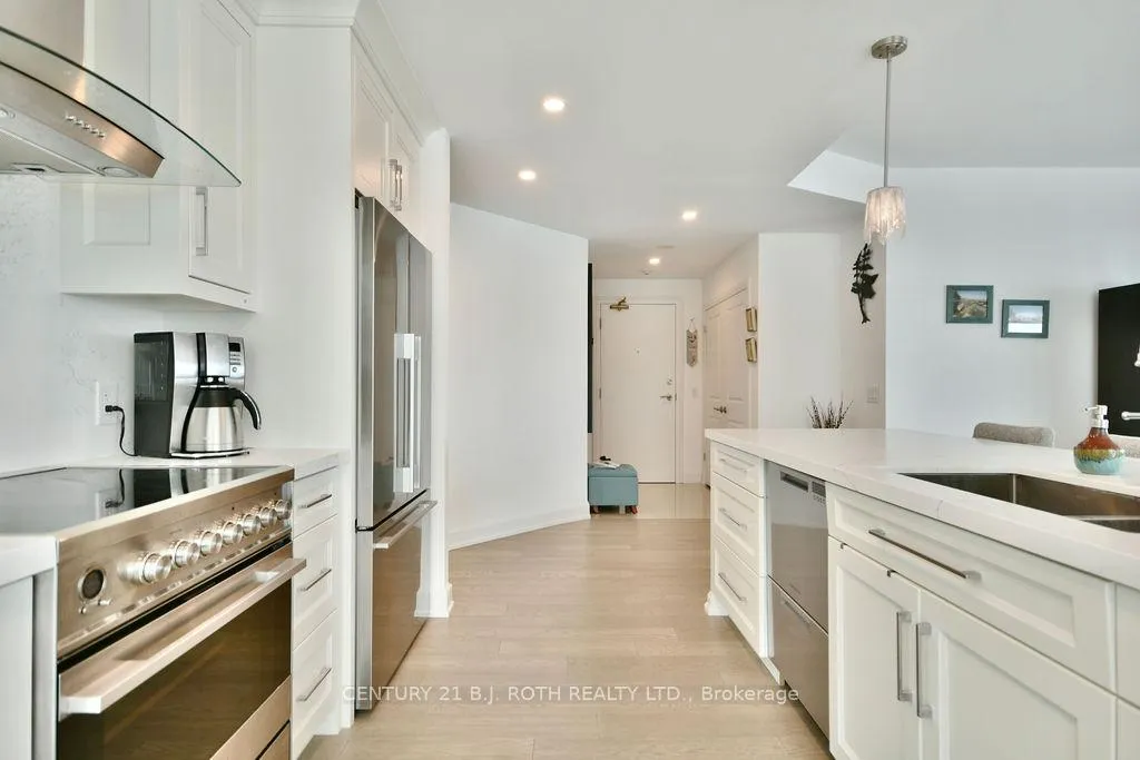 Photo 6 of Unit 1503, 6 Toronto Street, Barrie, Lakeshore — HOMEH