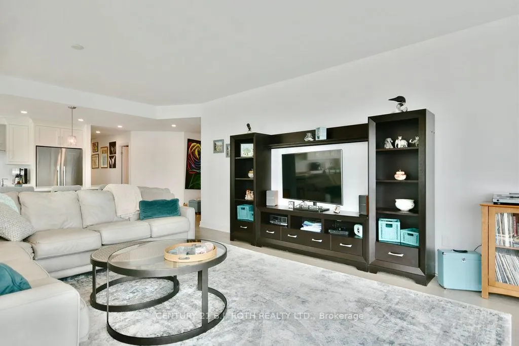 Photo 10 of Unit 1503, 6 Toronto Street, Barrie, Lakeshore — HOMEH