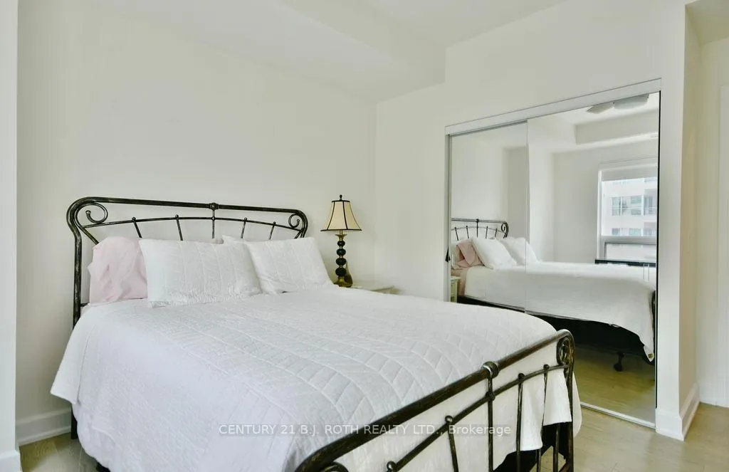 Photo 17 of Unit 1503, 6 Toronto Street, Barrie, Lakeshore — HOMEH