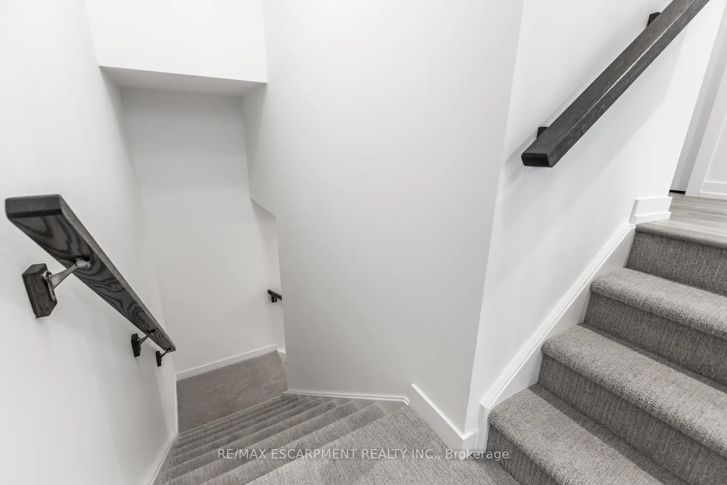 Photo 33 of 267 Burke Street, Hamilton, Waterdown — HOMEH