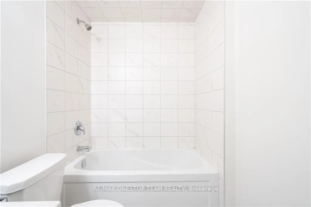 Photo 6 of Unit 4, 40 Zinfandel Drive, Hamilton, Fruitland — HOMEH