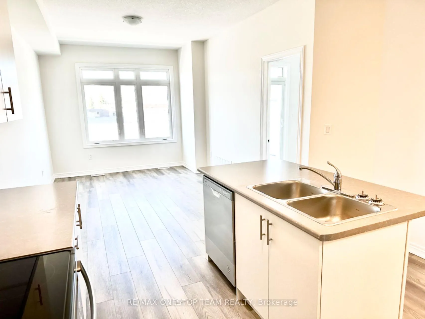 Photo 7 of Unit 4, 40 Zinfandel Drive, Hamilton, Fruitland — HOMEH
