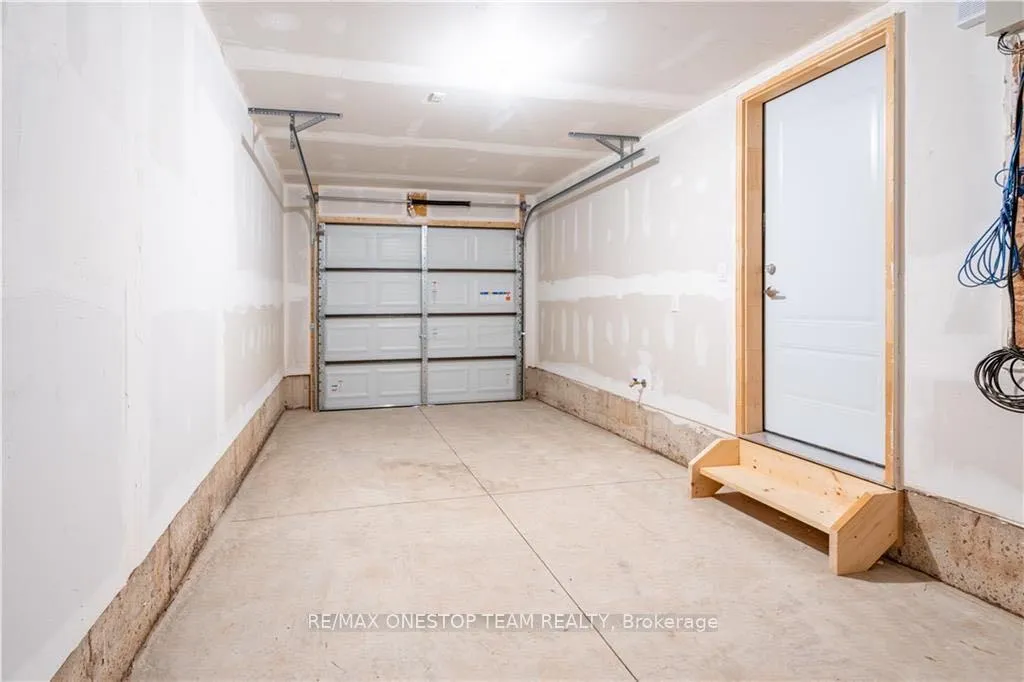 Photo 16 of Unit 4, 40 Zinfandel Drive, Hamilton, Fruitland — HOMEH