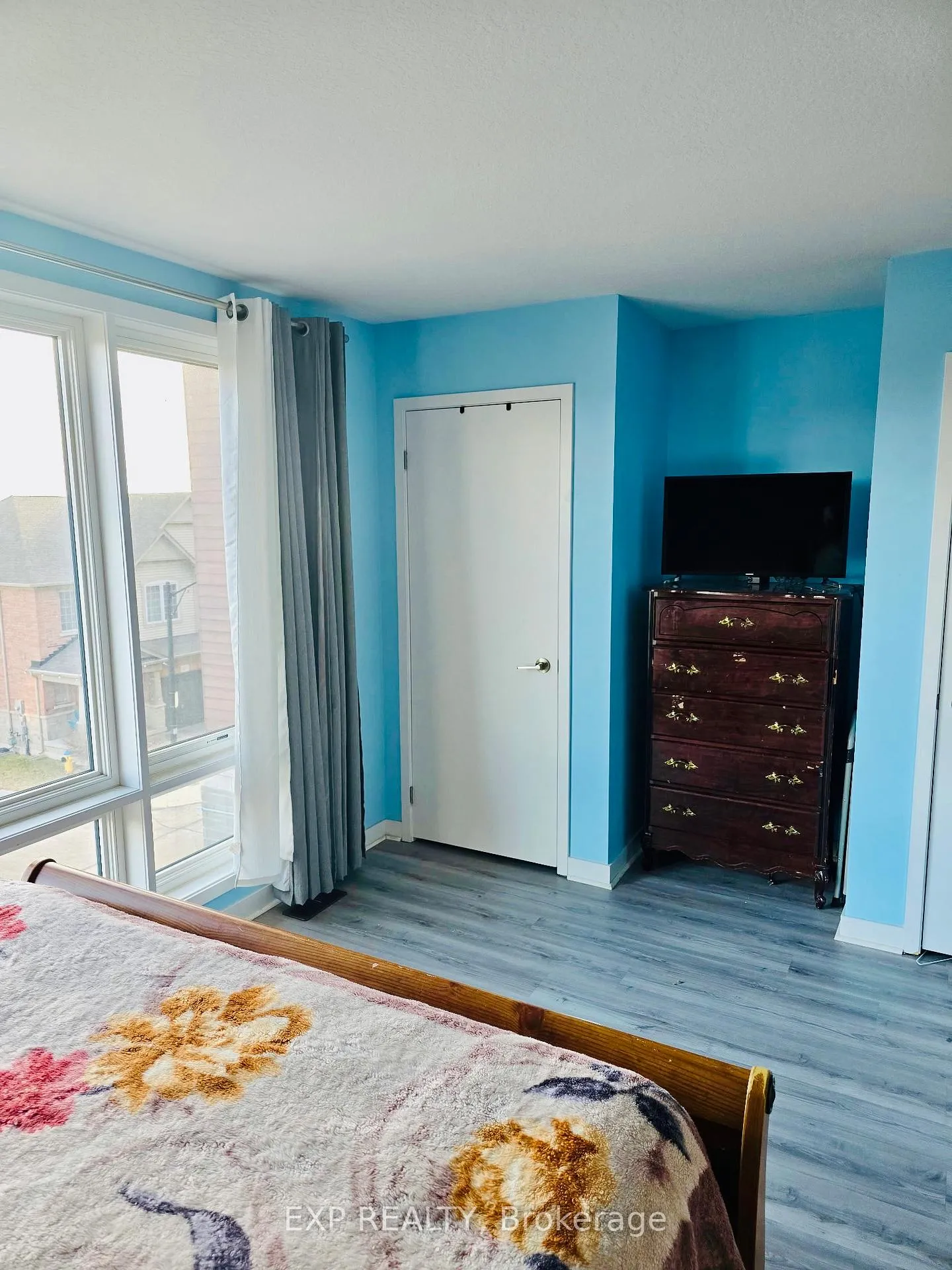 Photo 3 of Unit 21, 530 North Service Road, Grimsby, Grimsby Beach — HOMEH