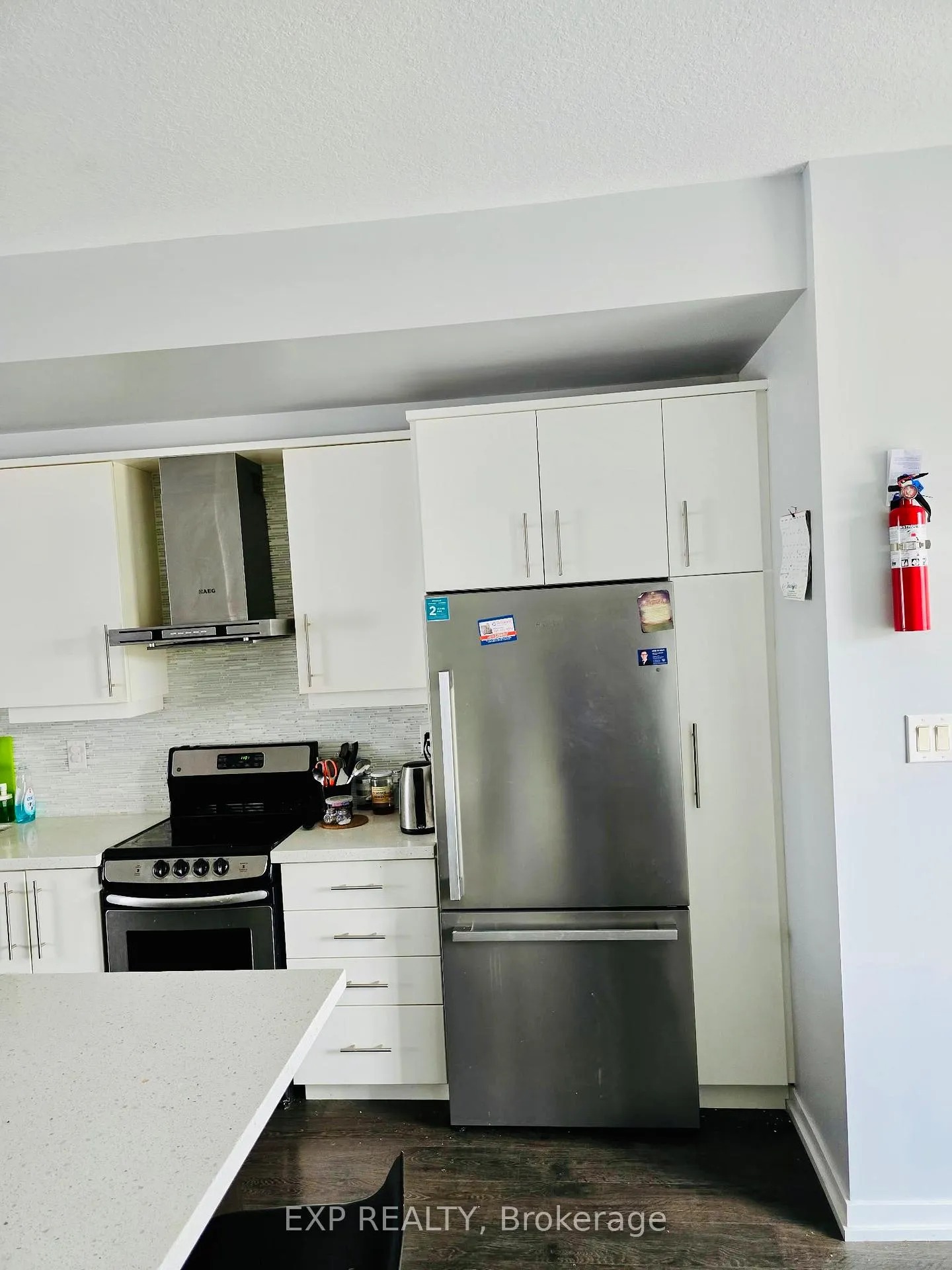 Photo 5 of Unit 21, 530 North Service Road, Grimsby, Grimsby Beach — HOMEH