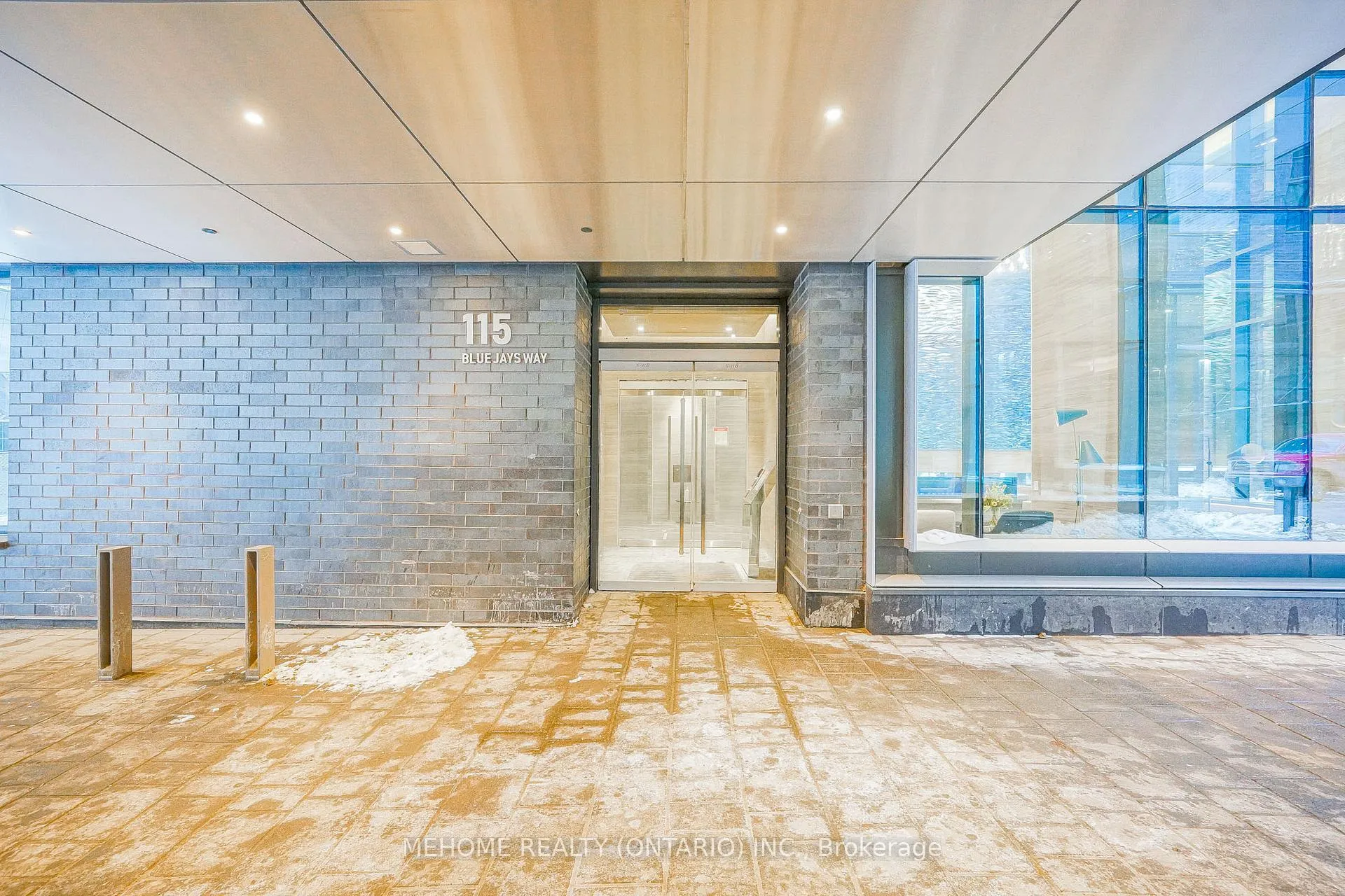 Photo 2 of Unit 4215, 115 Blue Jays Way, Toronto, Waterfront Communities — HOMEH