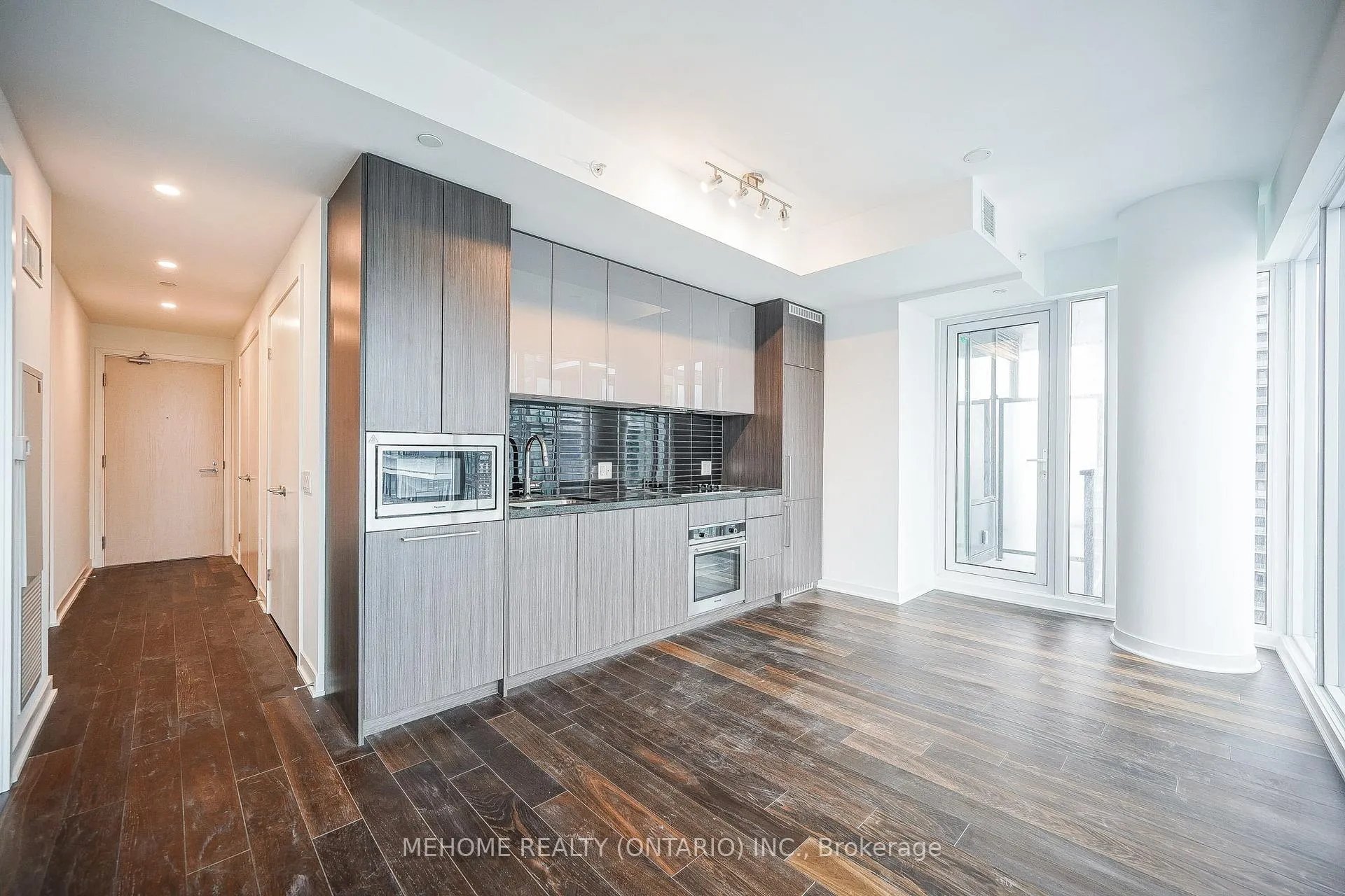 Photo 3 of Unit 4215, 115 Blue Jays Way, Toronto, Waterfront Communities — HOMEH