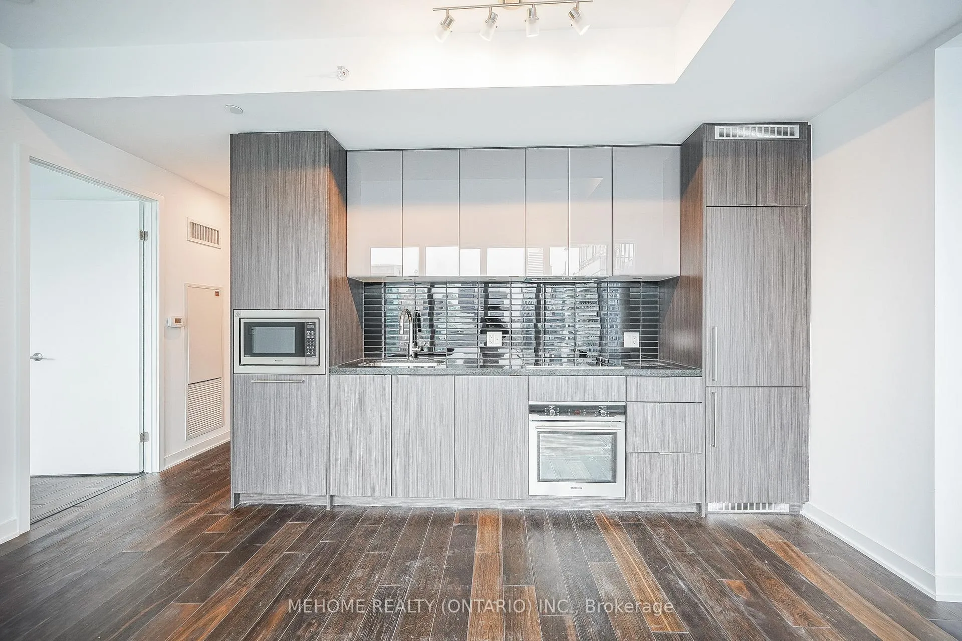 Photo 4 of Unit 4215, 115 Blue Jays Way, Toronto, Waterfront Communities — HOMEH