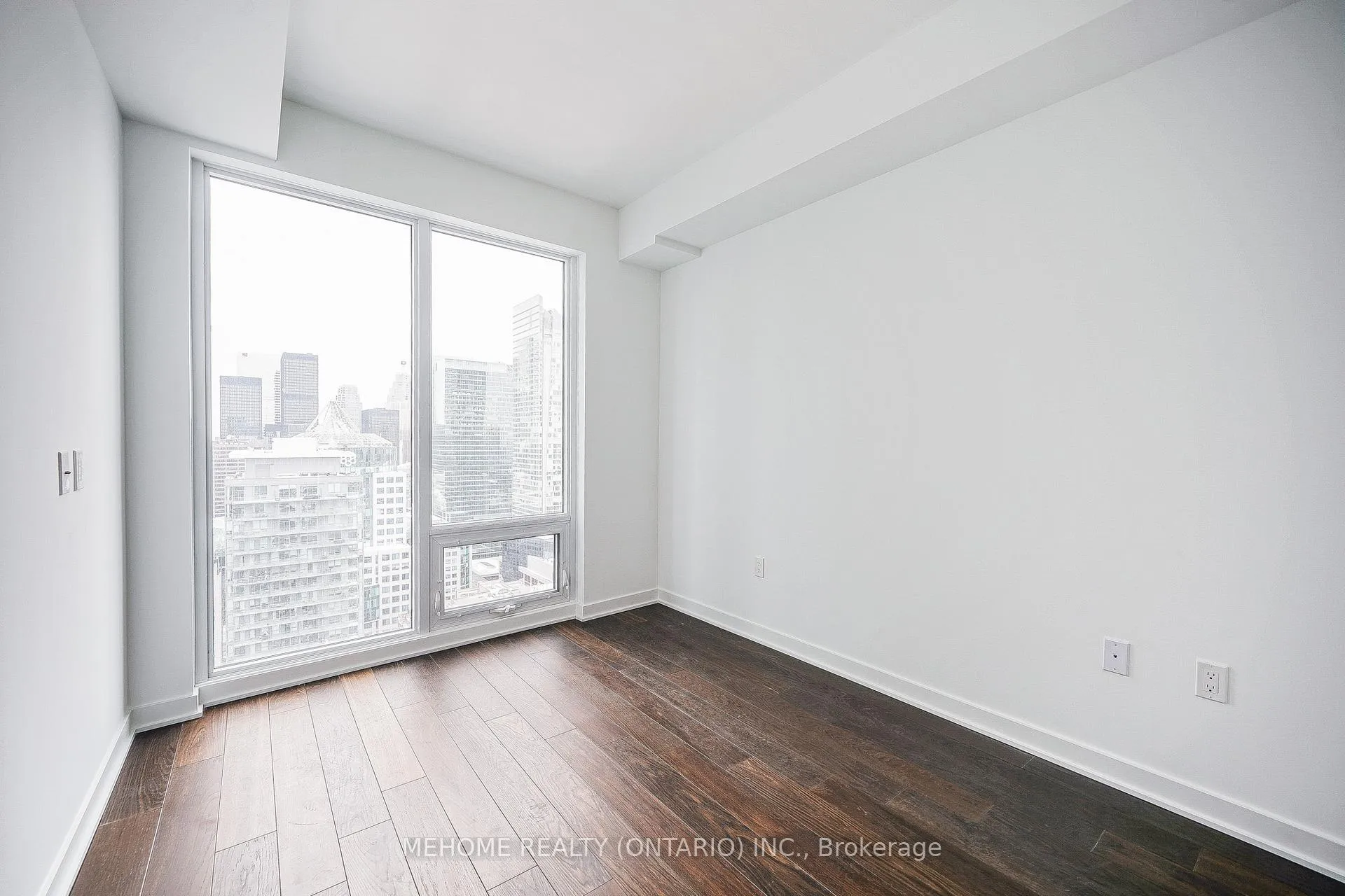 Photo 8 of Unit 4215, 115 Blue Jays Way, Toronto, Waterfront Communities — HOMEH