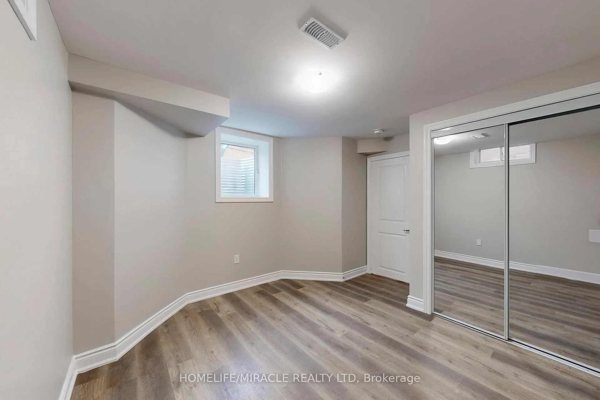 Photo 7 of Unit Bsmnt, 328 Dalgleish Gardens, Milton, Scott — HOMEH