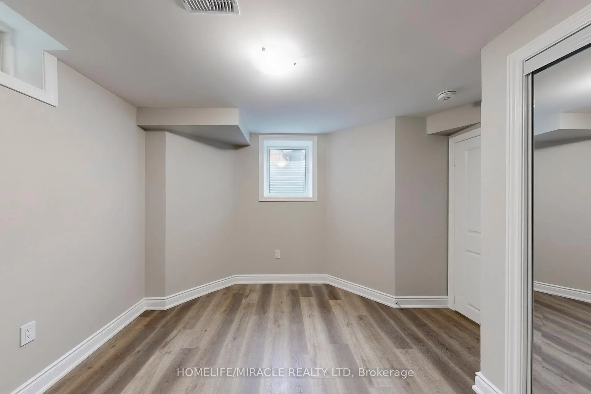 Photo 8 of Unit Bsmnt, 328 Dalgleish Gardens, Milton, Scott — HOMEH