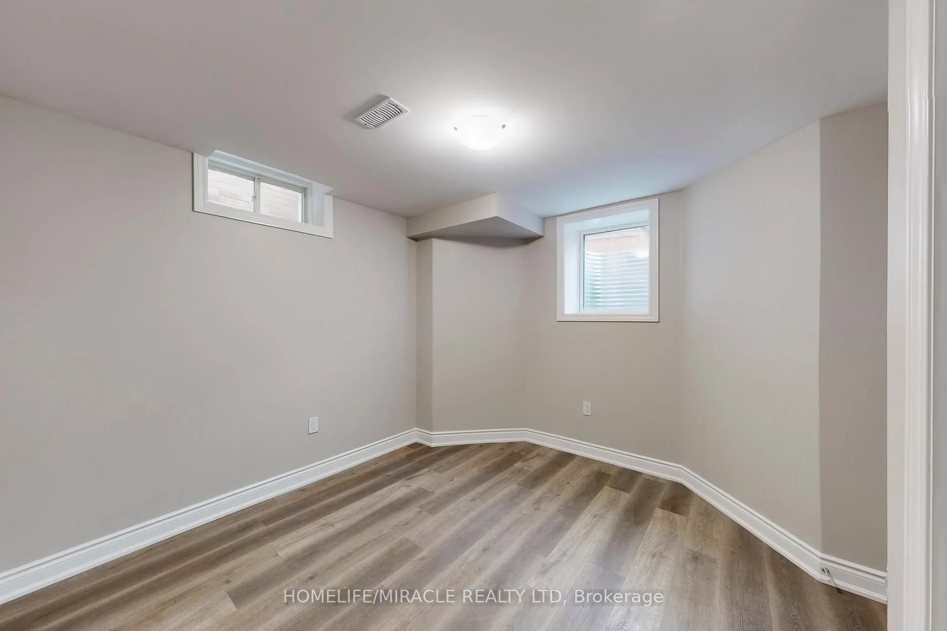 Photo 9 of Unit Bsmnt, 328 Dalgleish Gardens, Milton, Scott — HOMEH