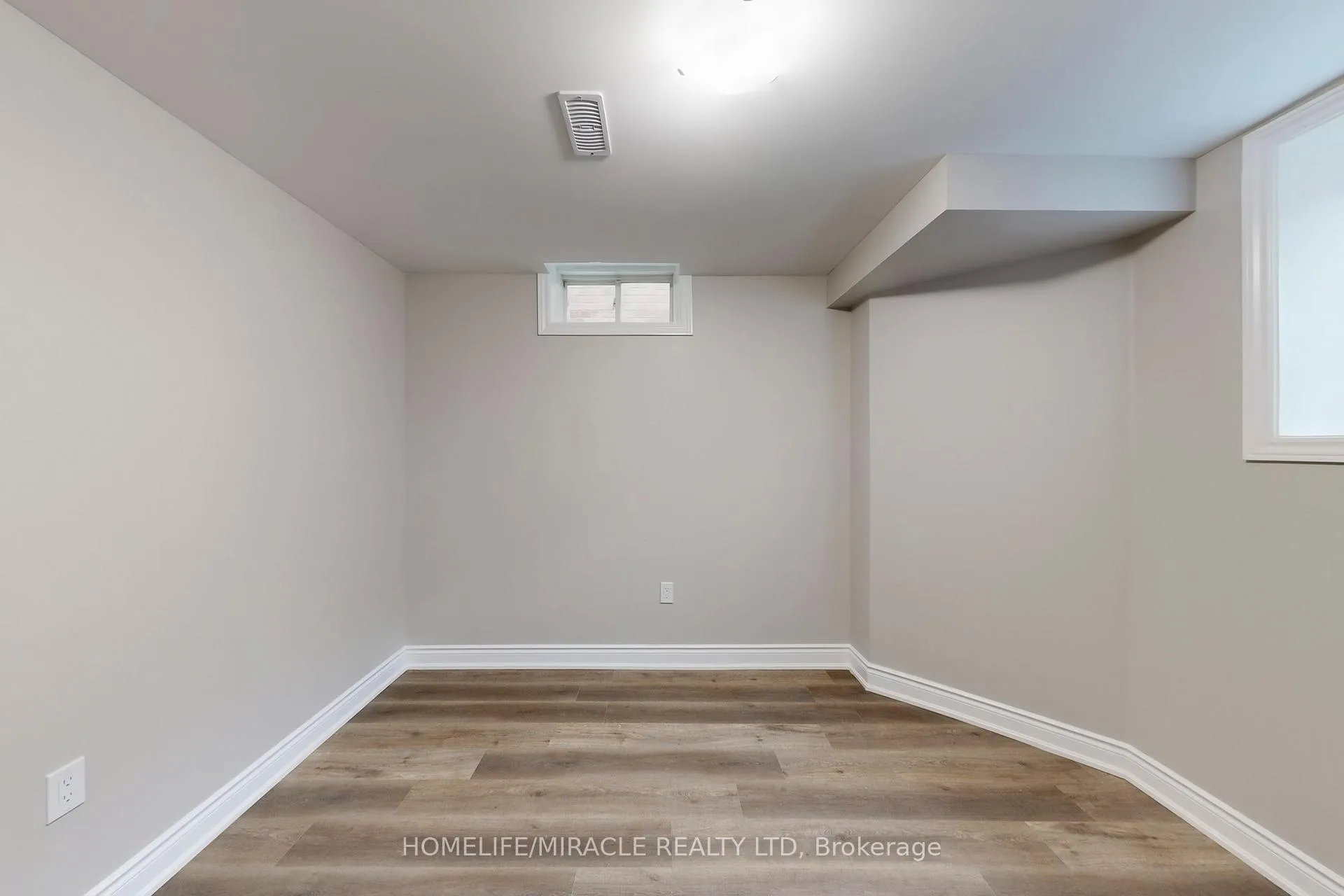 Photo 10 of Unit Bsmnt, 328 Dalgleish Gardens, Milton, Scott — HOMEH